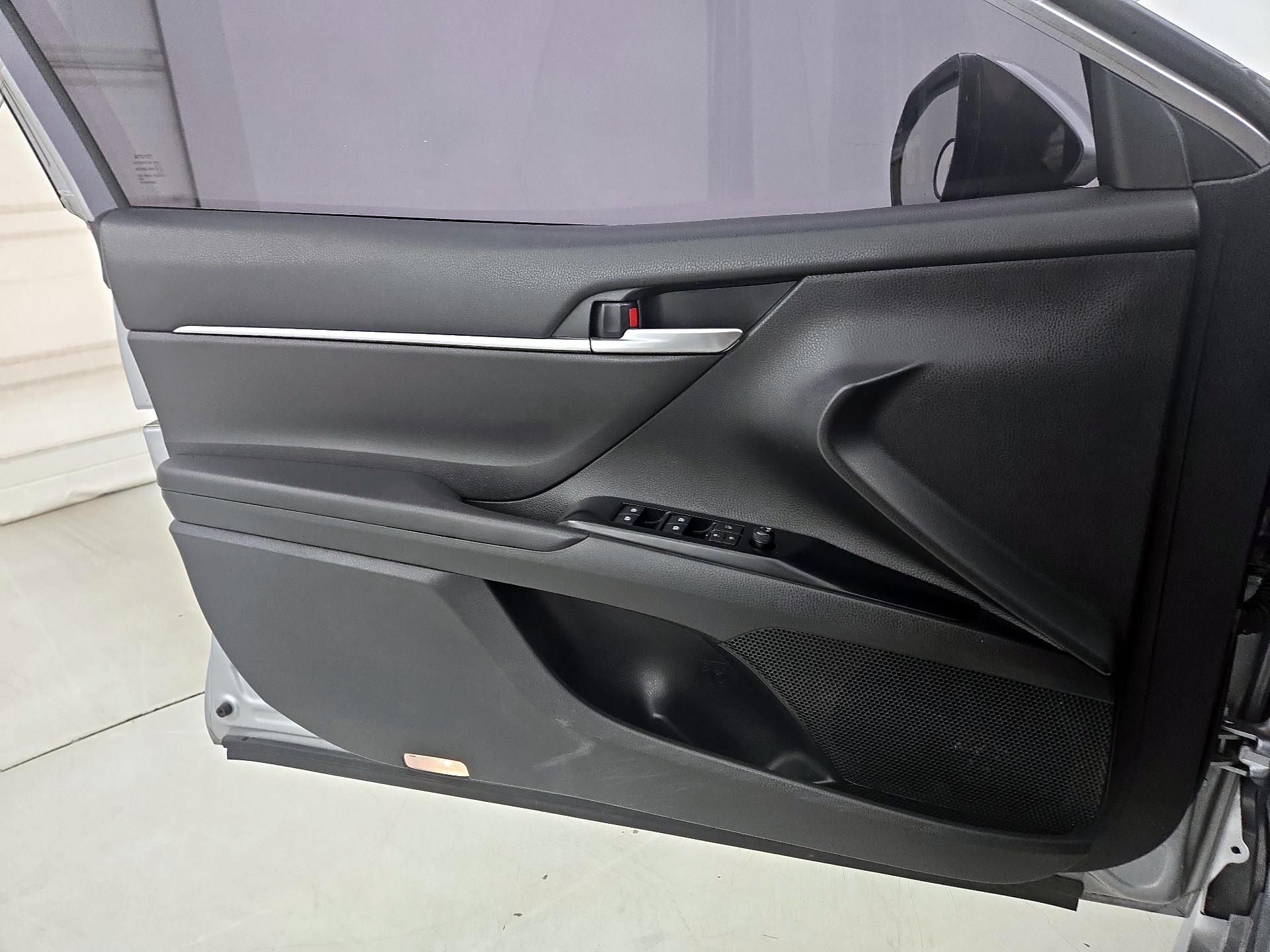 Thumbnail: 2019 Toyota Camry - 12