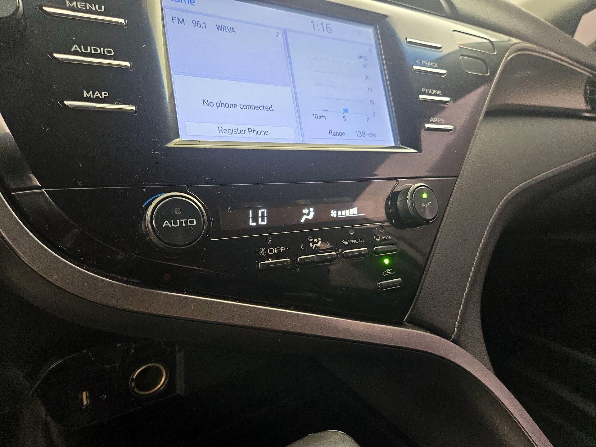 Thumbnail: 2019 Toyota Camry - 16