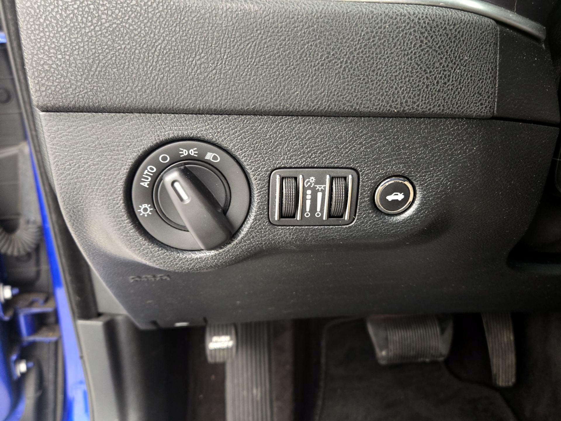 Thumbnail: 2018 Dodge Charger - 13