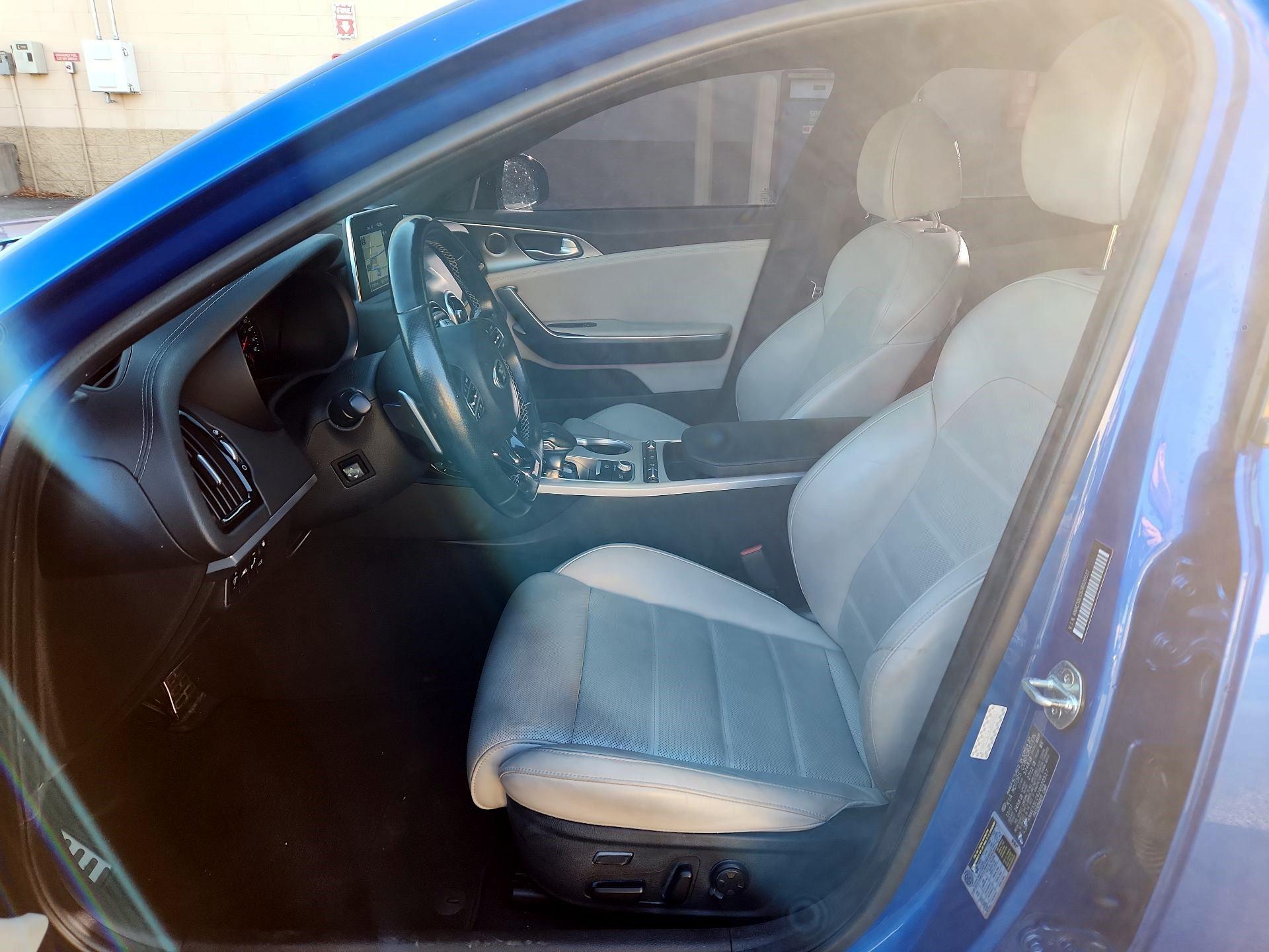 Thumbnail: 2018 Kia Stinger - 9