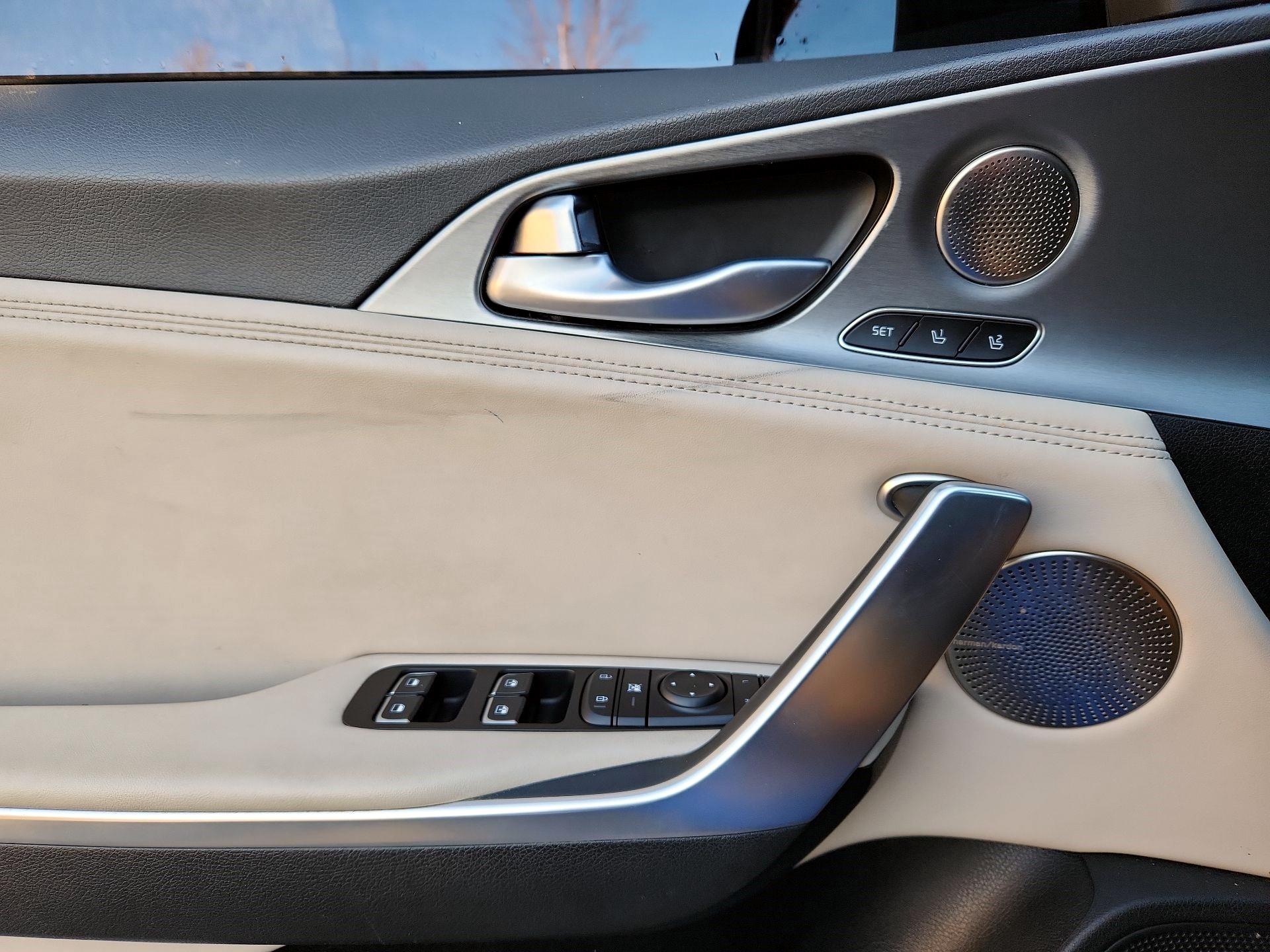 Thumbnail: 2018 Kia Stinger - 10