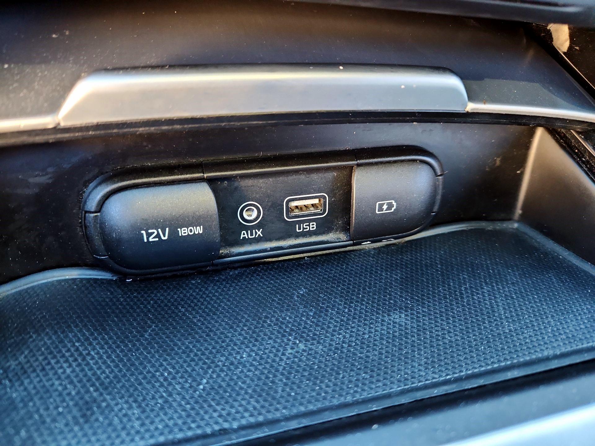 Thumbnail: 2018 Kia Stinger - 17