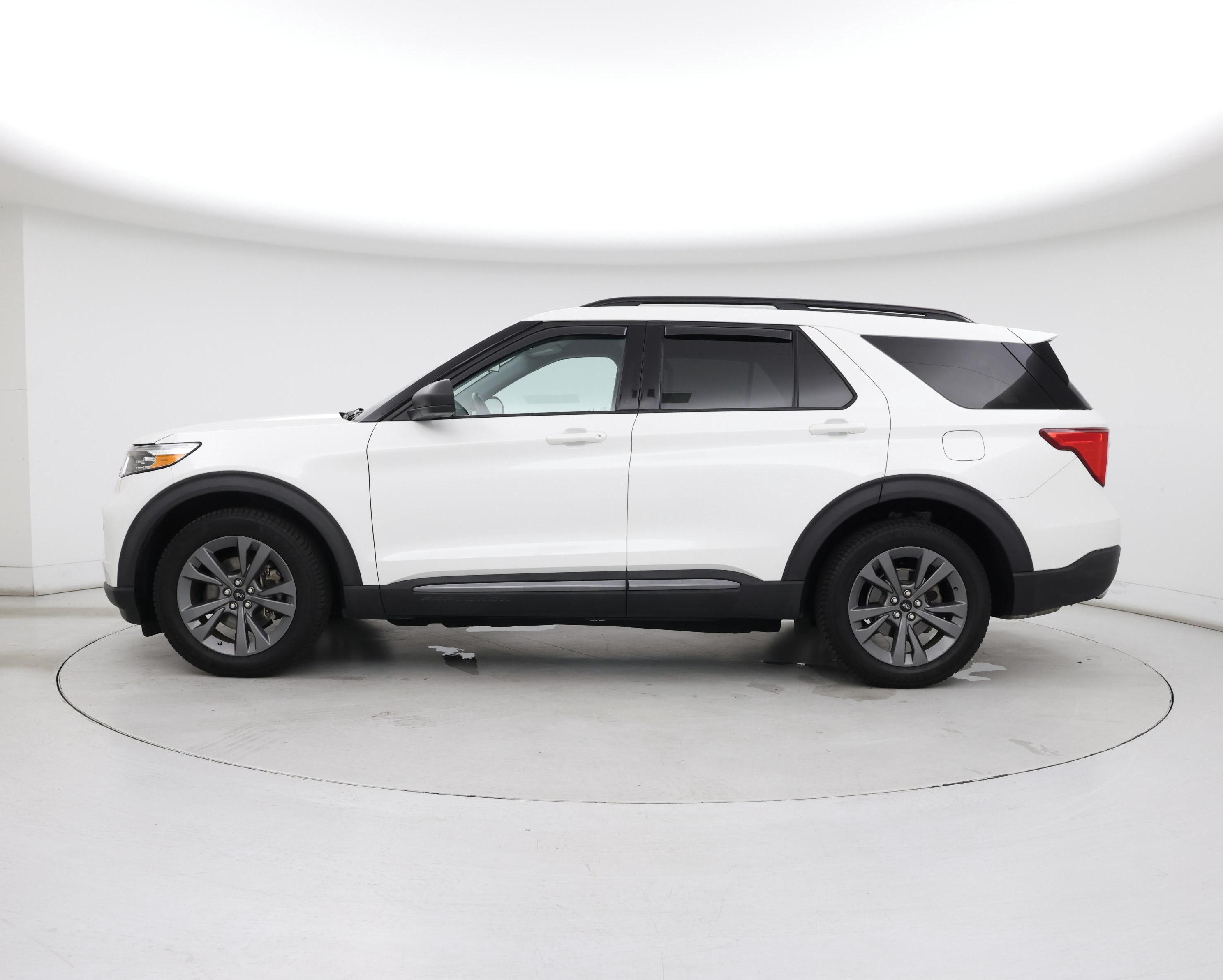 Thumbnail: 2021 Ford Explorer - 3