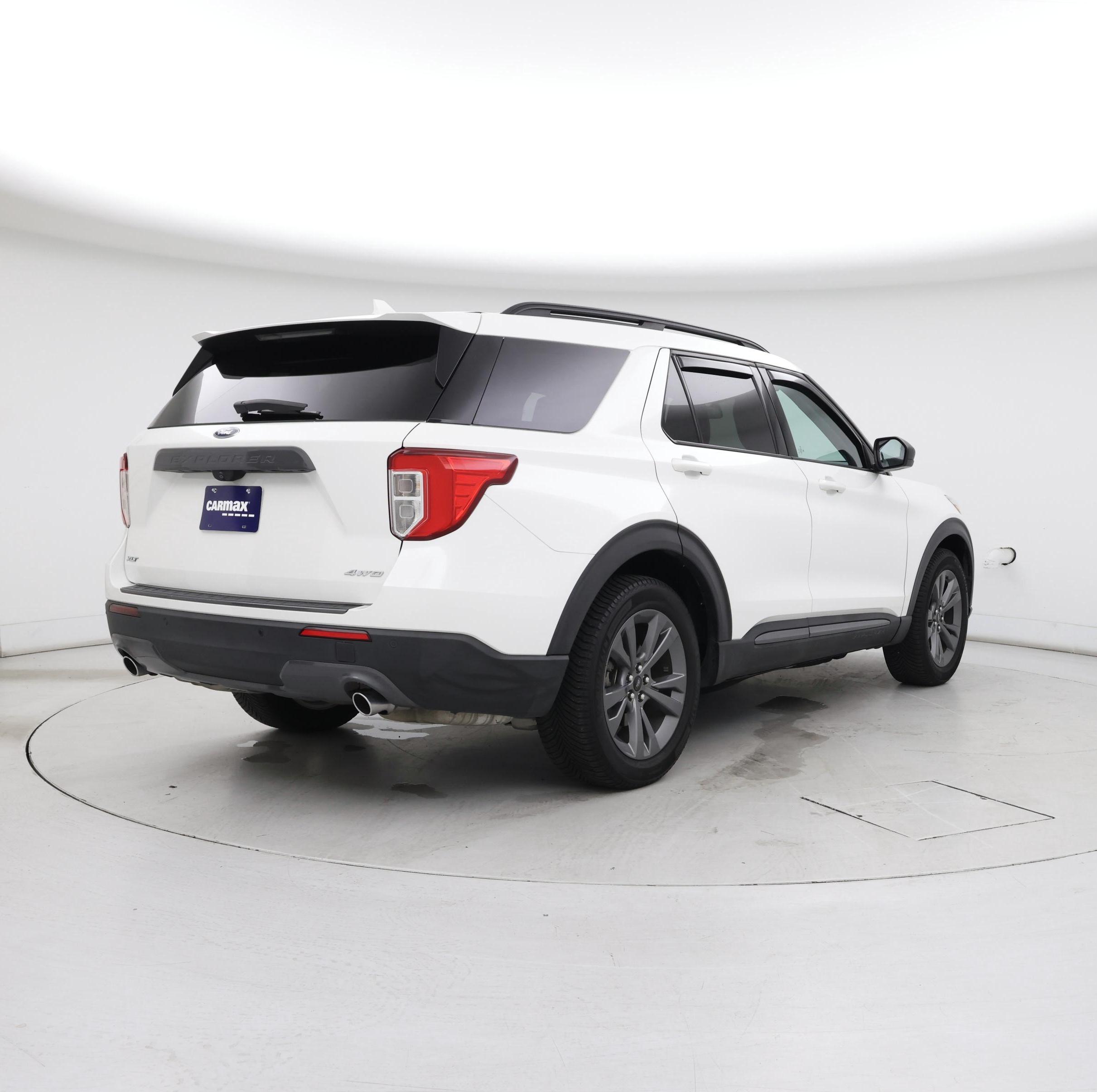 Thumbnail: 2021 Ford Explorer - 8