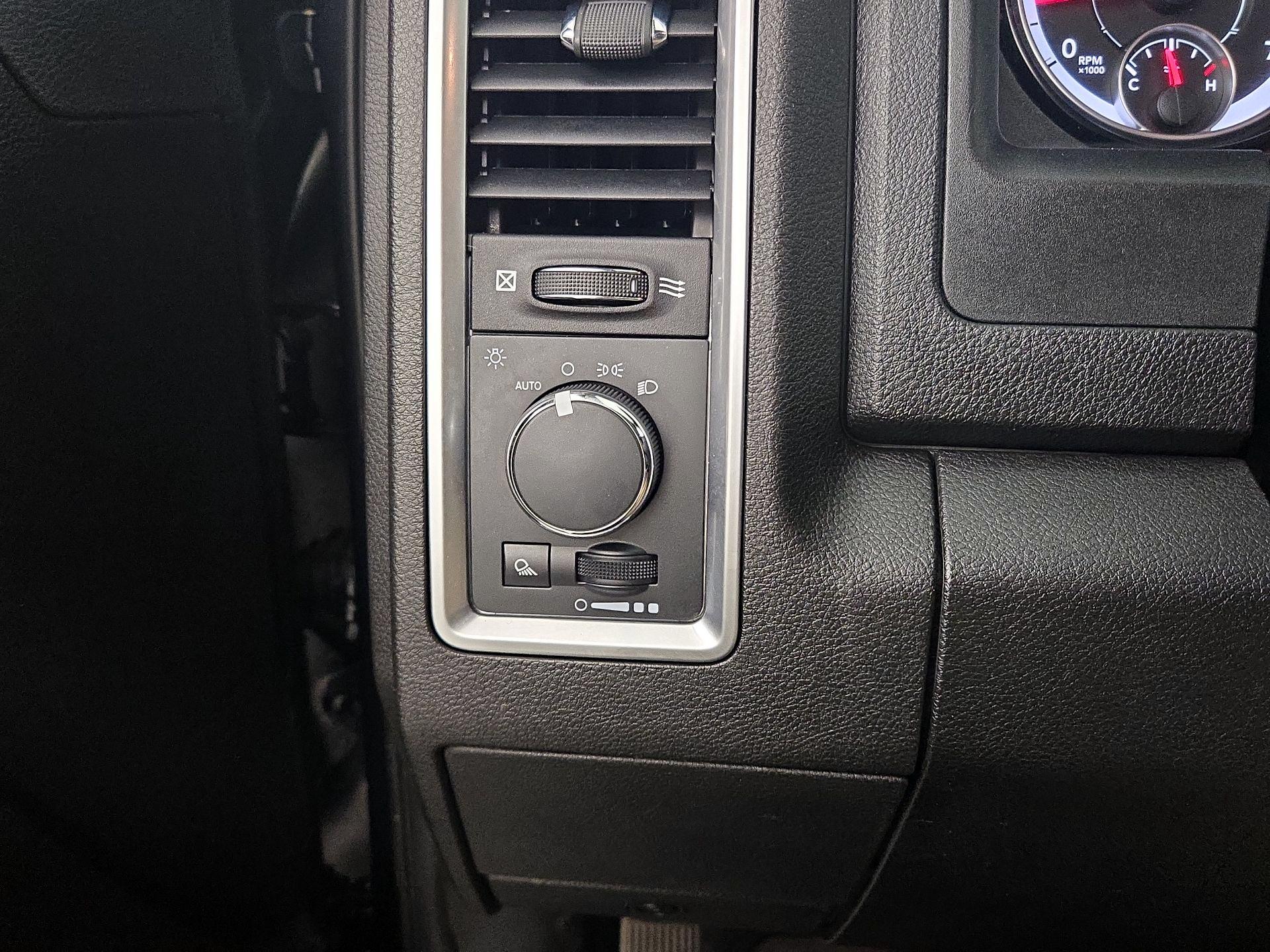 Thumbnail: 2021 RAM 1500 Classic - 13