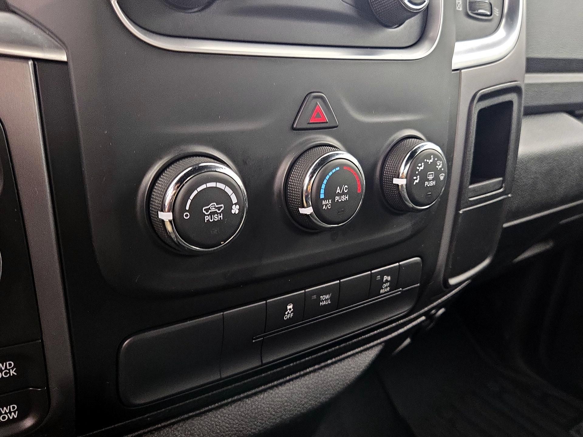 Thumbnail: 2021 RAM 1500 Classic - 16