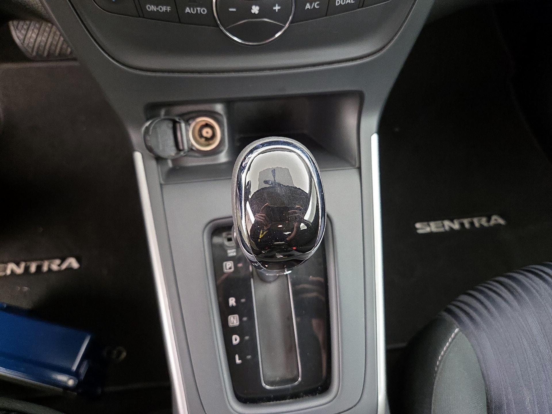 Thumbnail: 2019 Nissan Sentra - 17