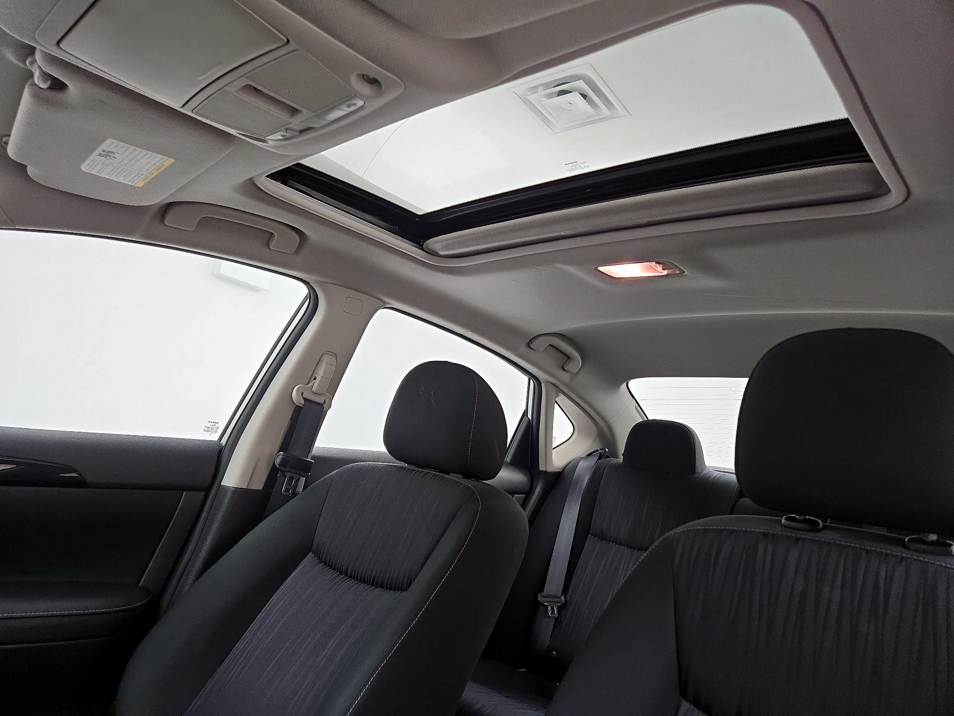 Thumbnail: 2019 Nissan Sentra - 19