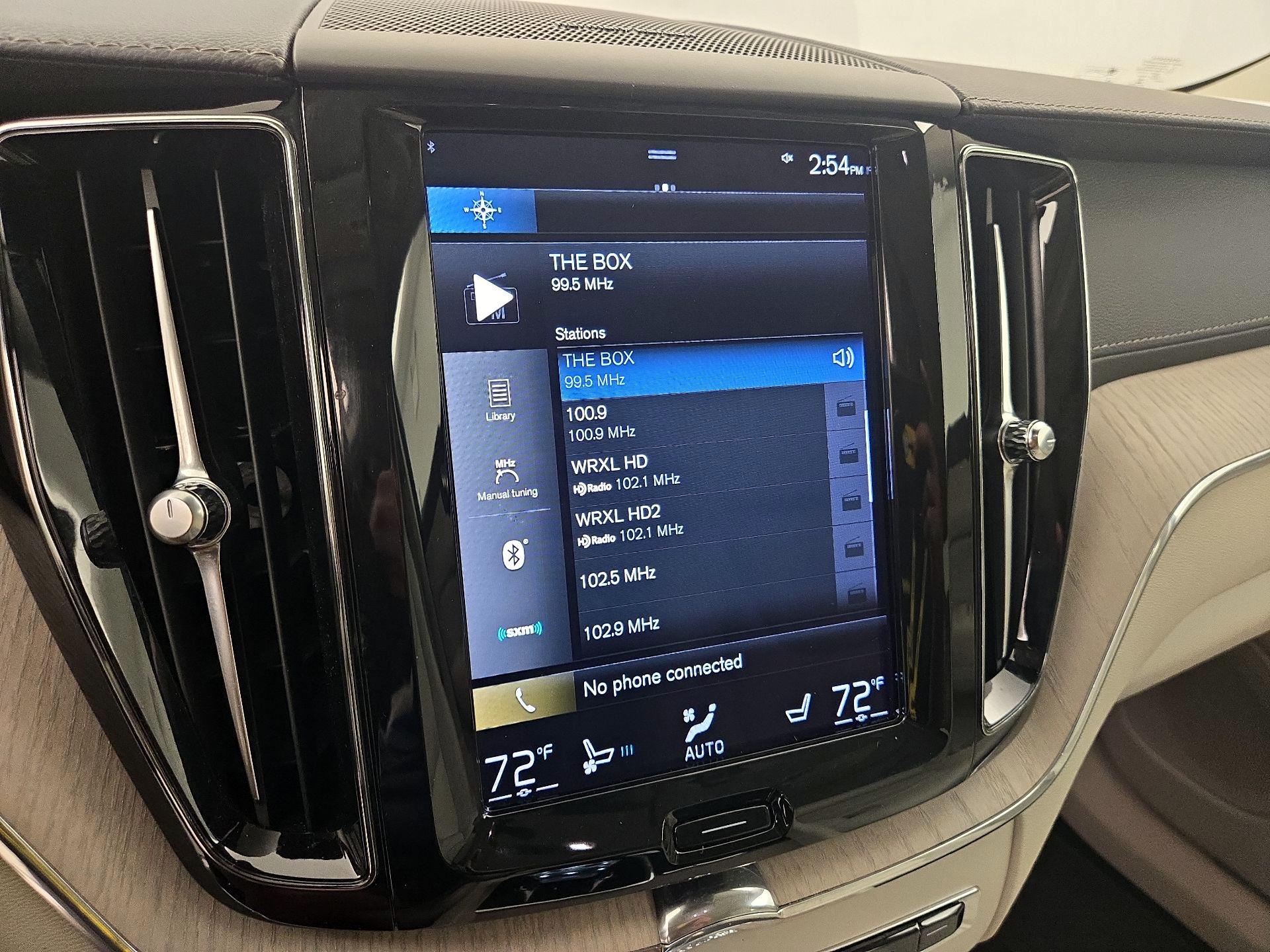 Thumbnail: 2021 Volvo XC60 - 16