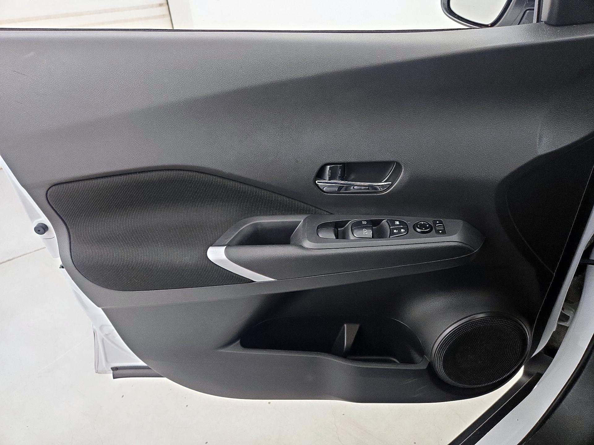 Thumbnail: 2022 Nissan Kicks - 12