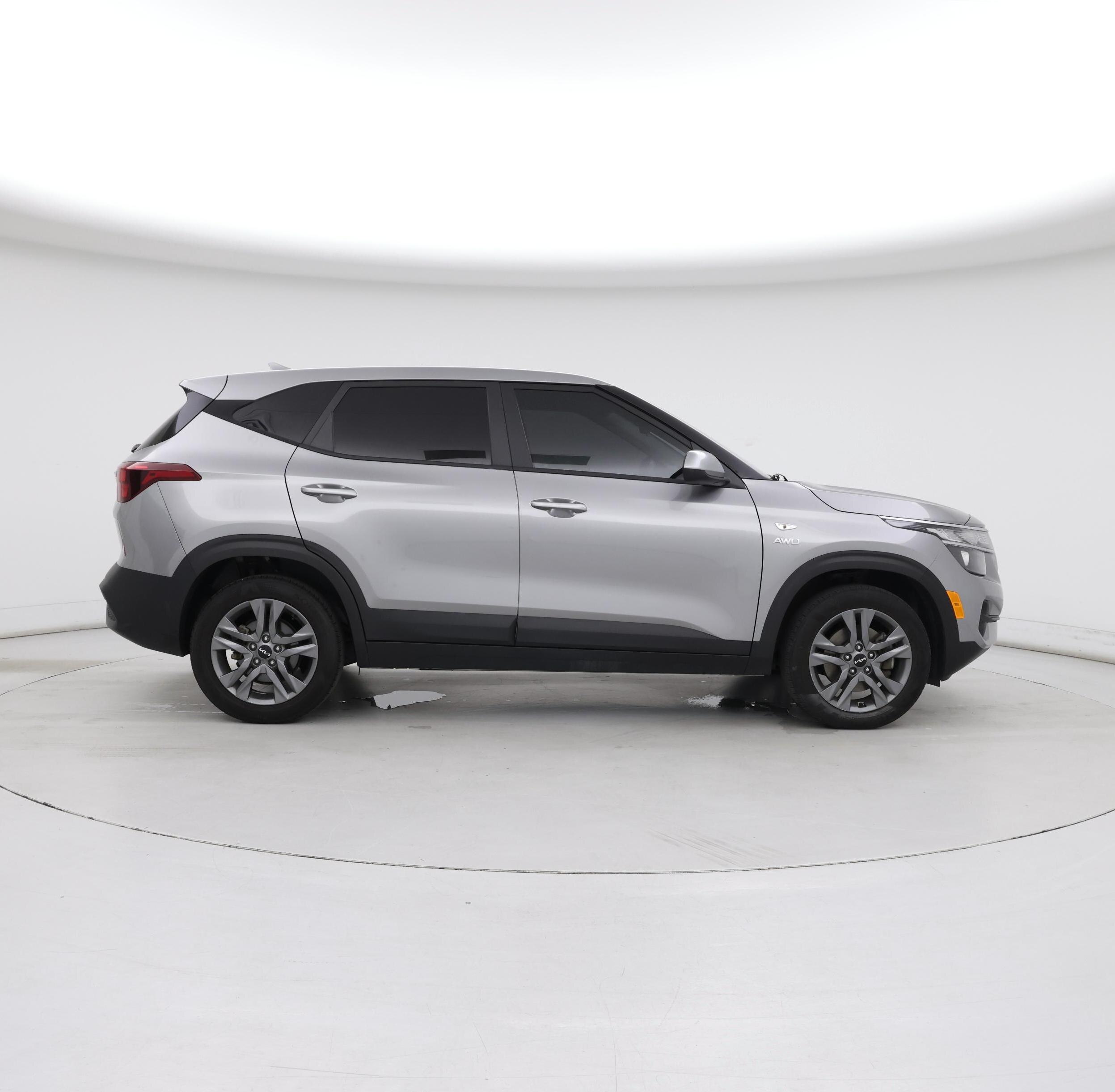 Thumbnail: 2023 Kia Seltos - 7