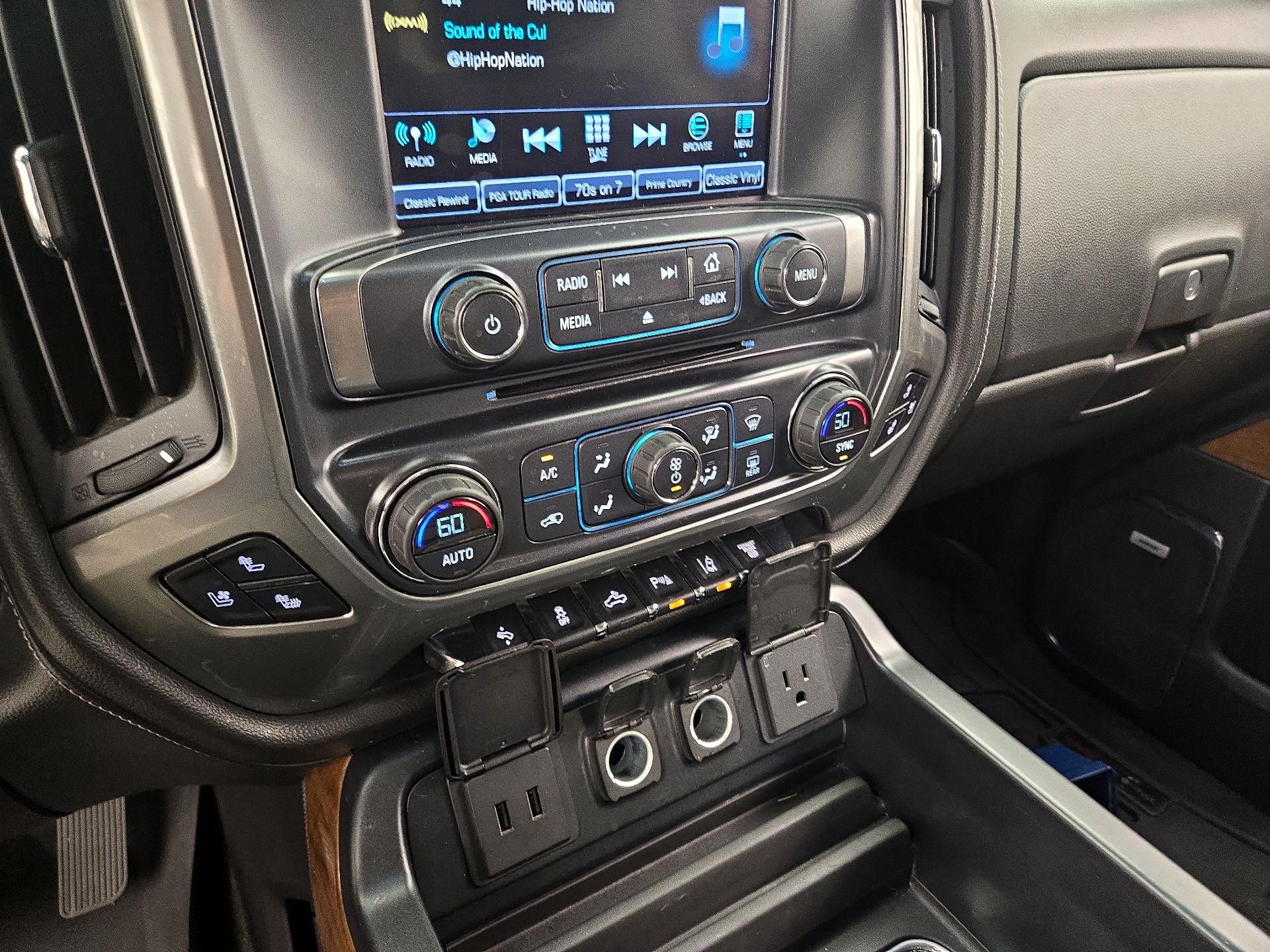 Thumbnail: 2016 Chevrolet Silverado 3500 - 17