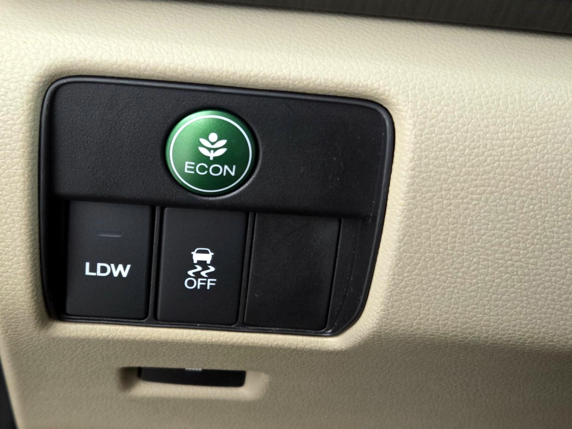 Thumbnail: 2015 Honda Accord - 13