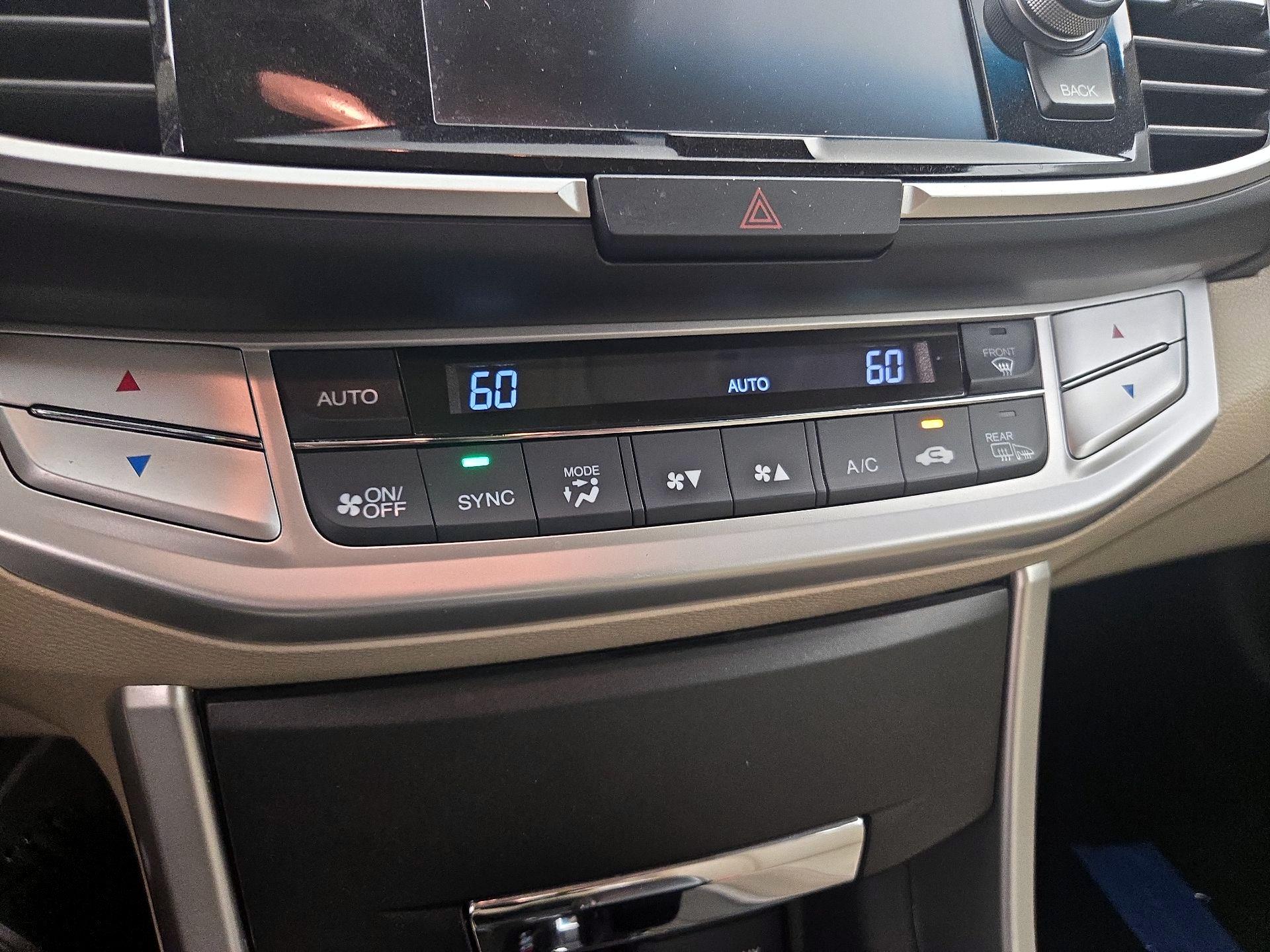 Thumbnail: 2015 Honda Accord - 16