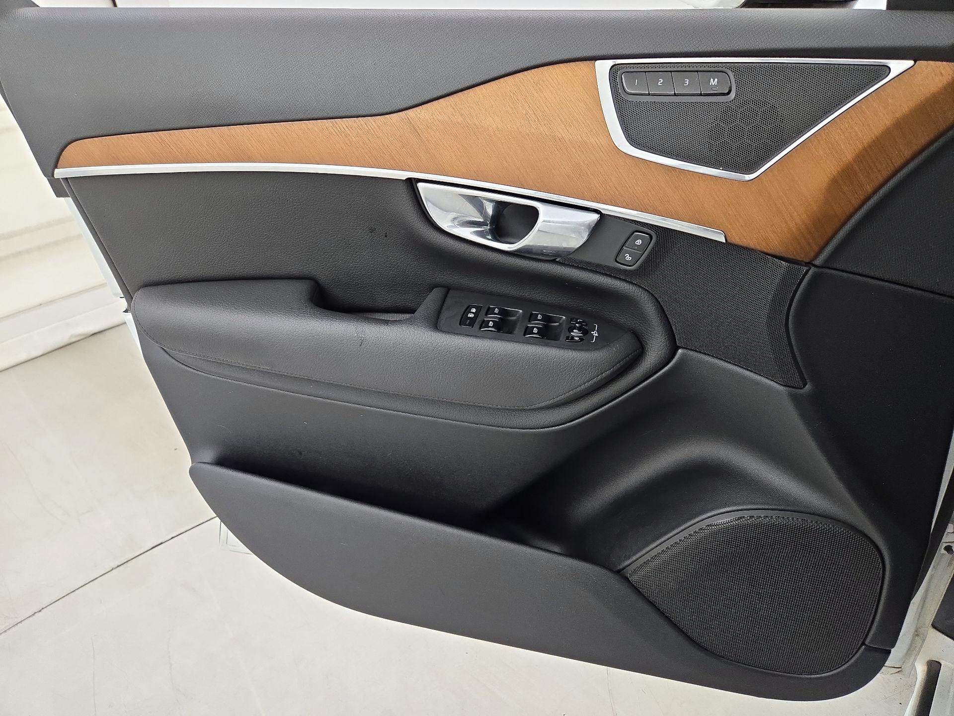 Thumbnail: 2021 Volvo XC90 - 12