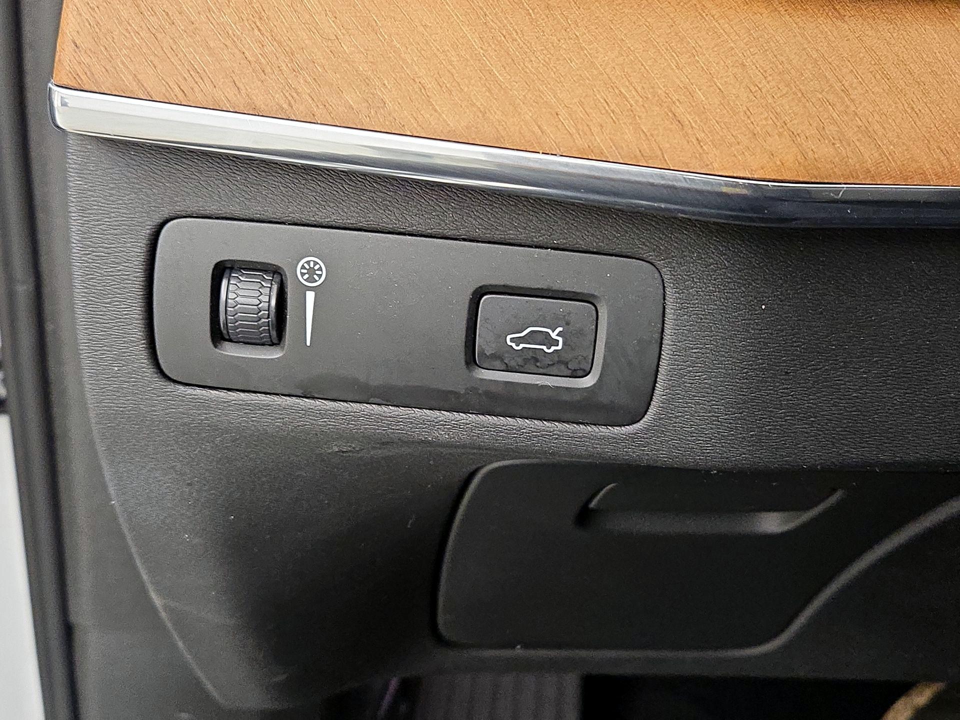 Thumbnail: 2021 Volvo XC90 - 13
