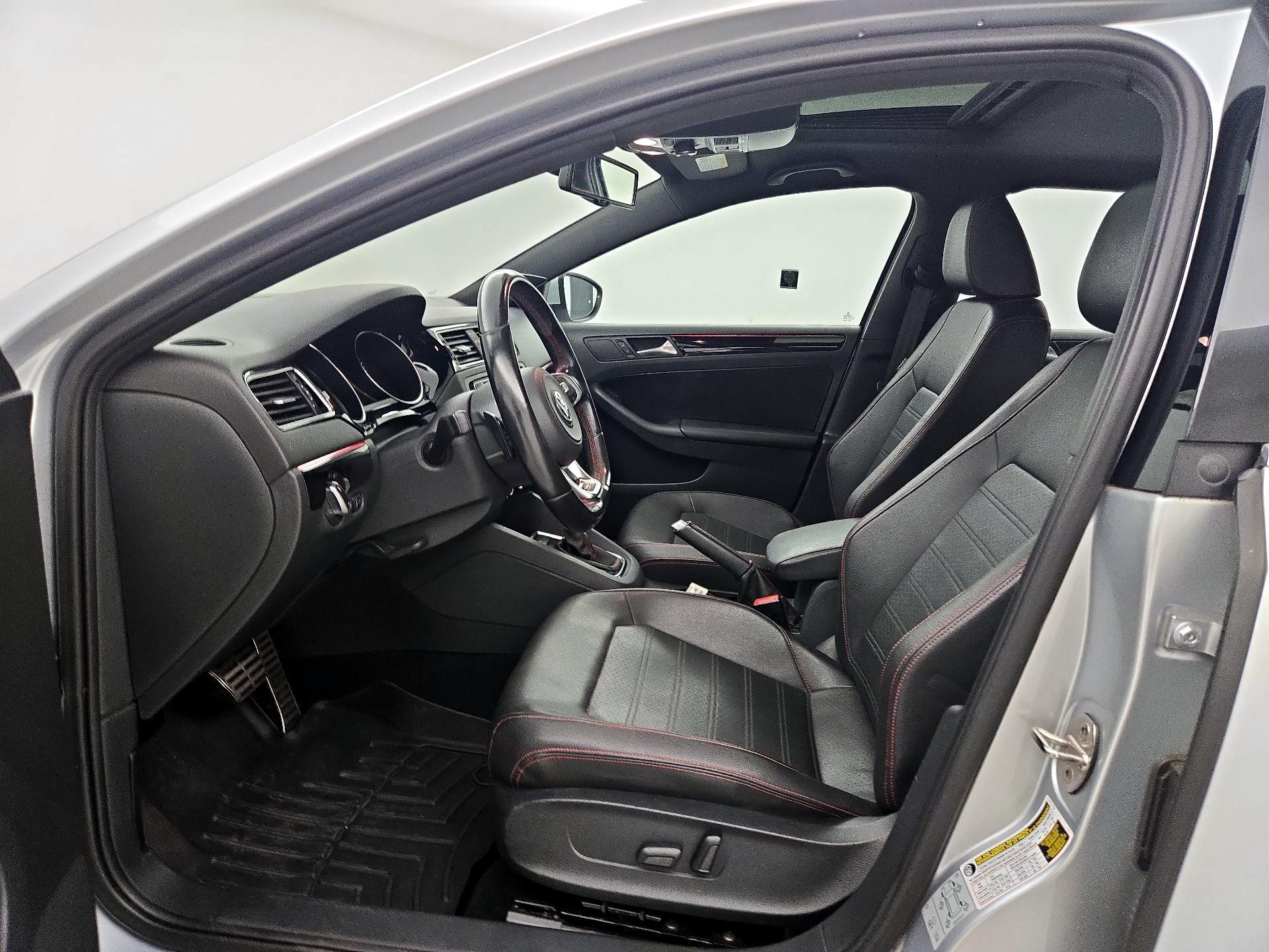 Thumbnail: 2016 Volkswagen Jetta - 11