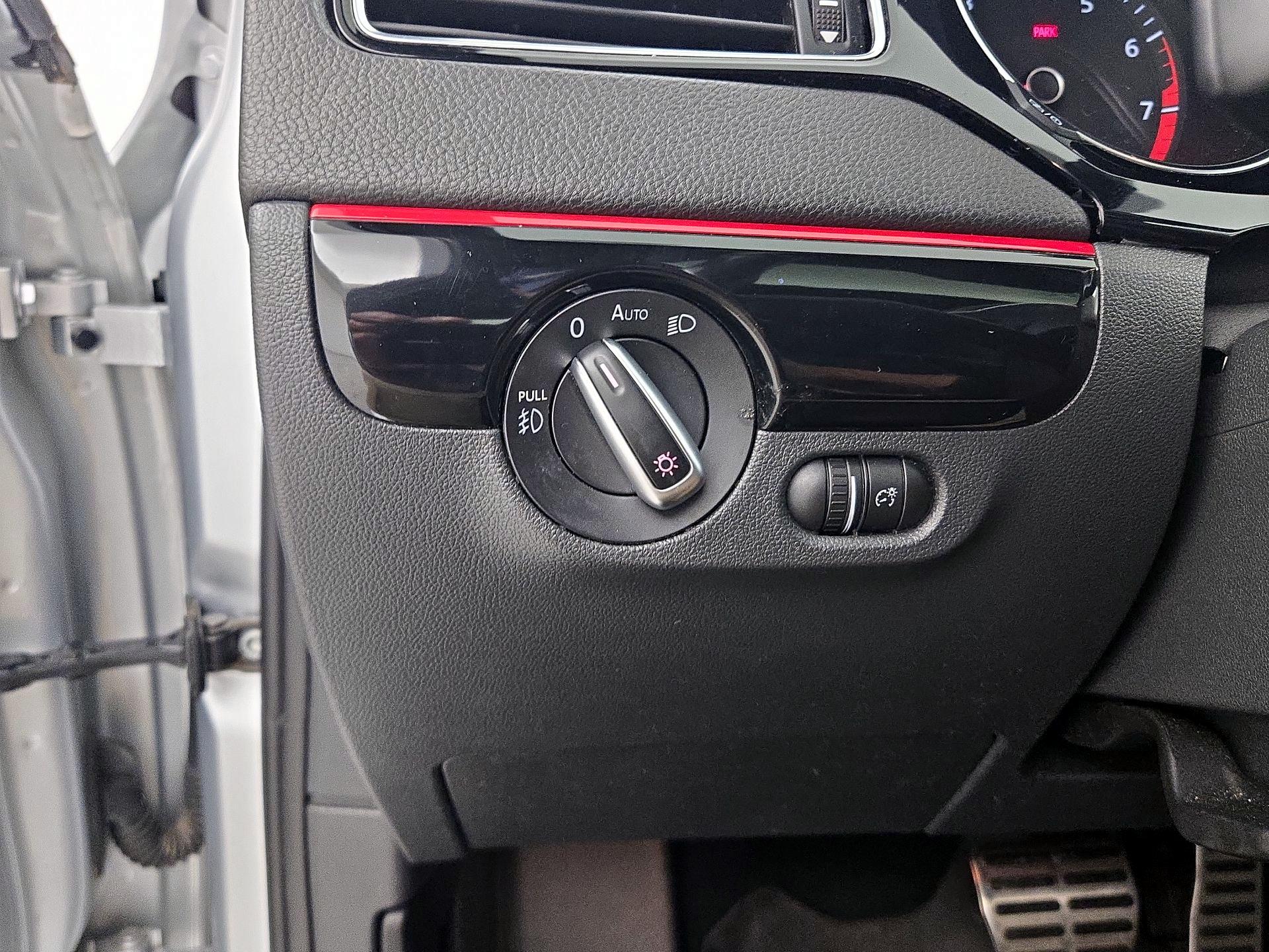 Thumbnail: 2016 Volkswagen Jetta - 13