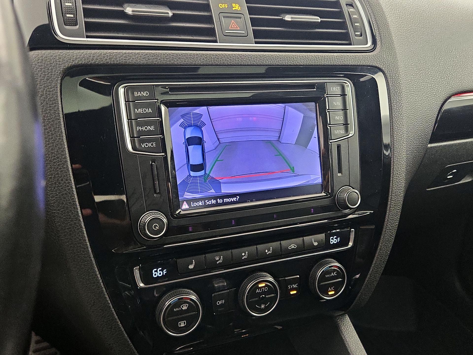 Thumbnail: 2016 Volkswagen Jetta - 15