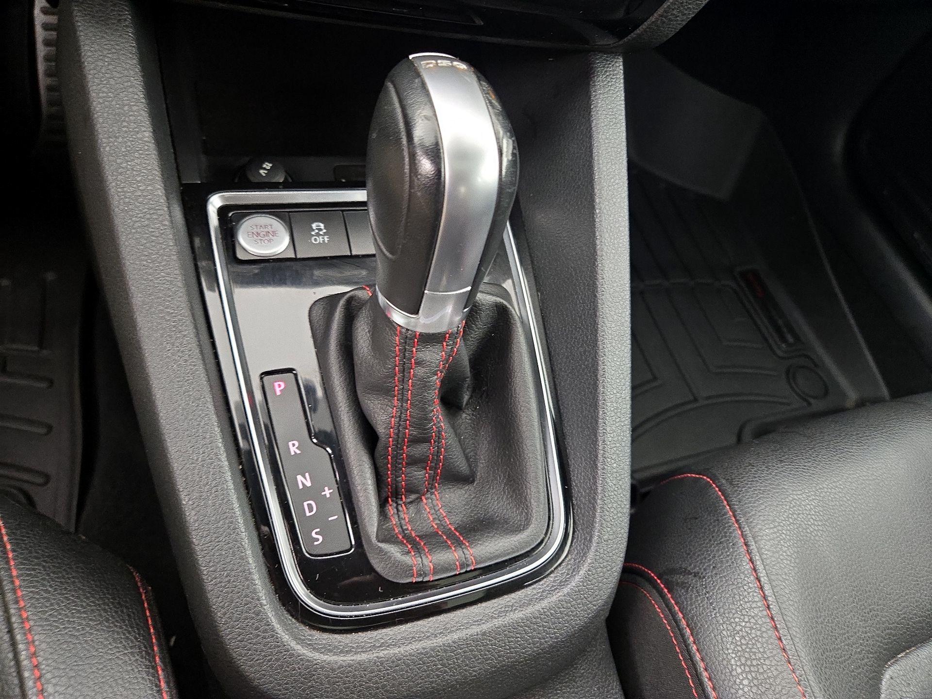 Thumbnail: 2016 Volkswagen Jetta - 18