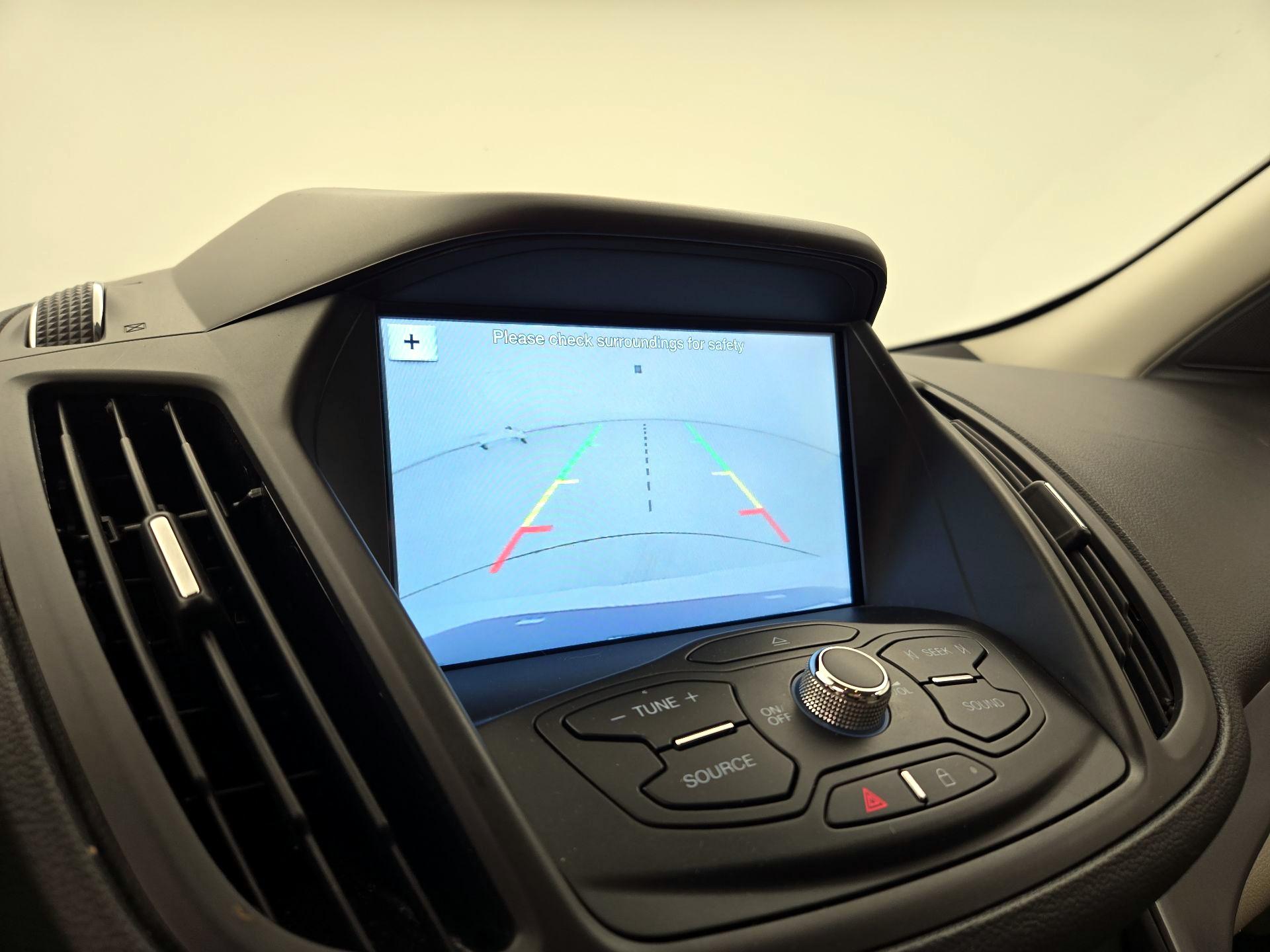 Thumbnail: 2016 Ford Escape - 14