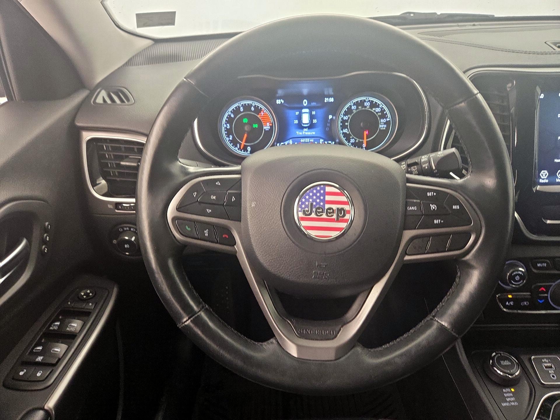 Thumbnail: 2019 Jeep Cherokee - 10