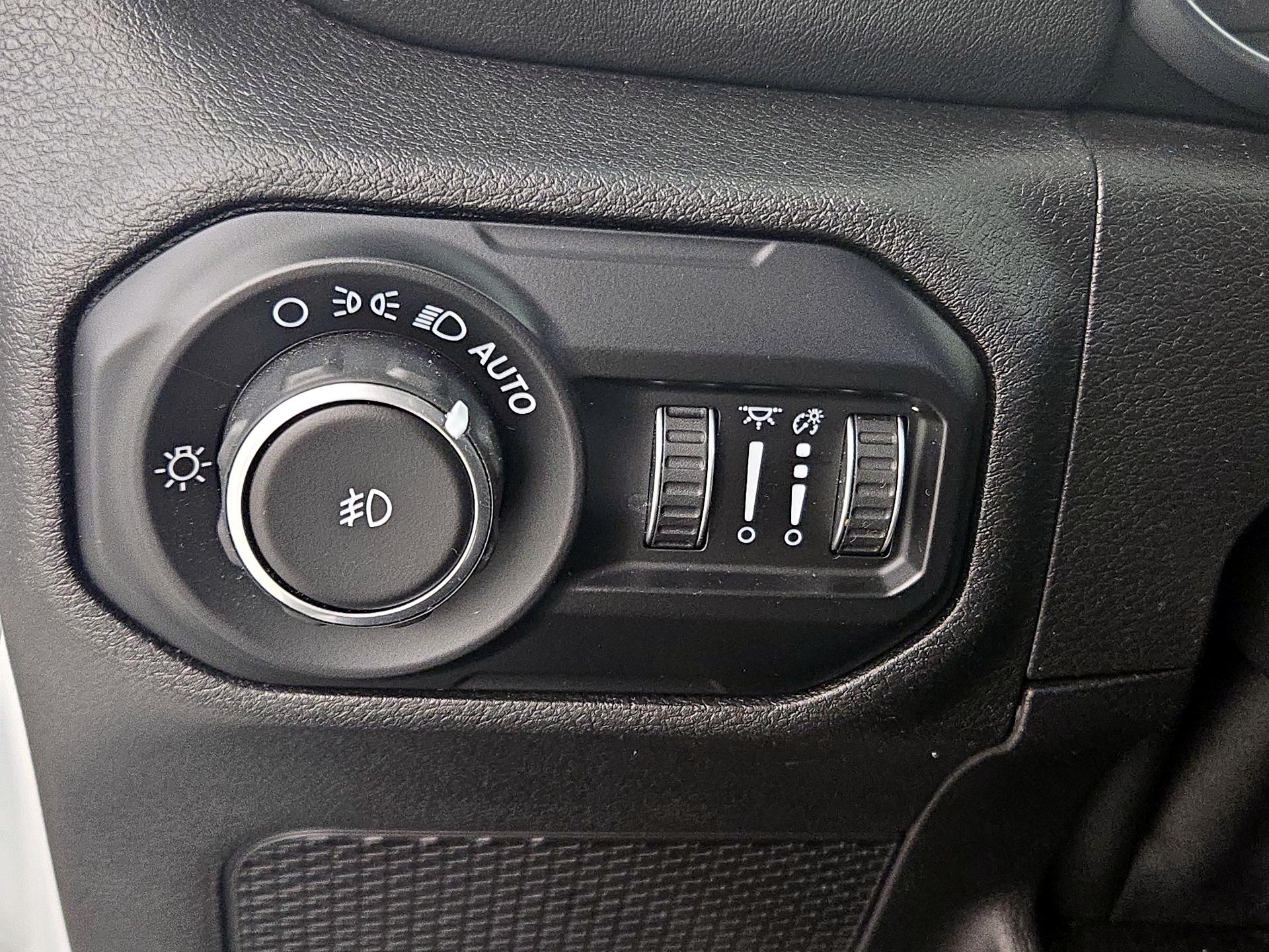 Thumbnail: 2021 Jeep Wrangler - 13