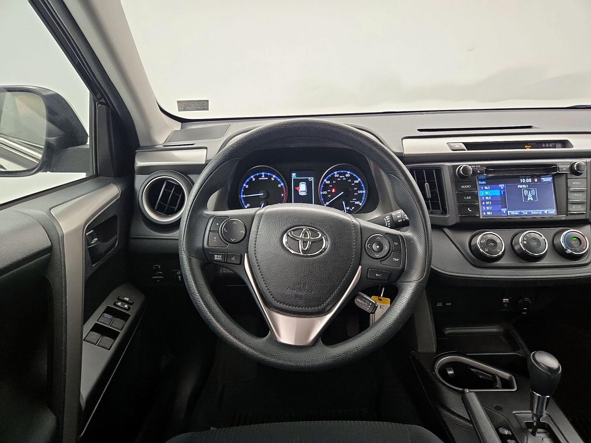 Thumbnail: 2017 Toyota RAV4 - 10