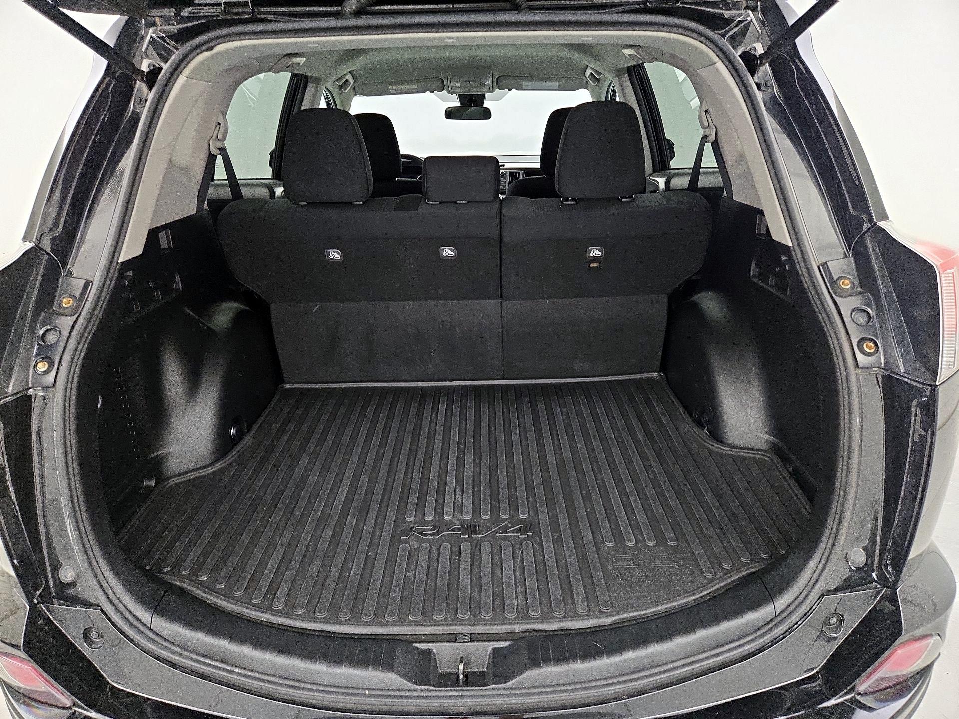 Thumbnail: 2017 Toyota RAV4 - 20