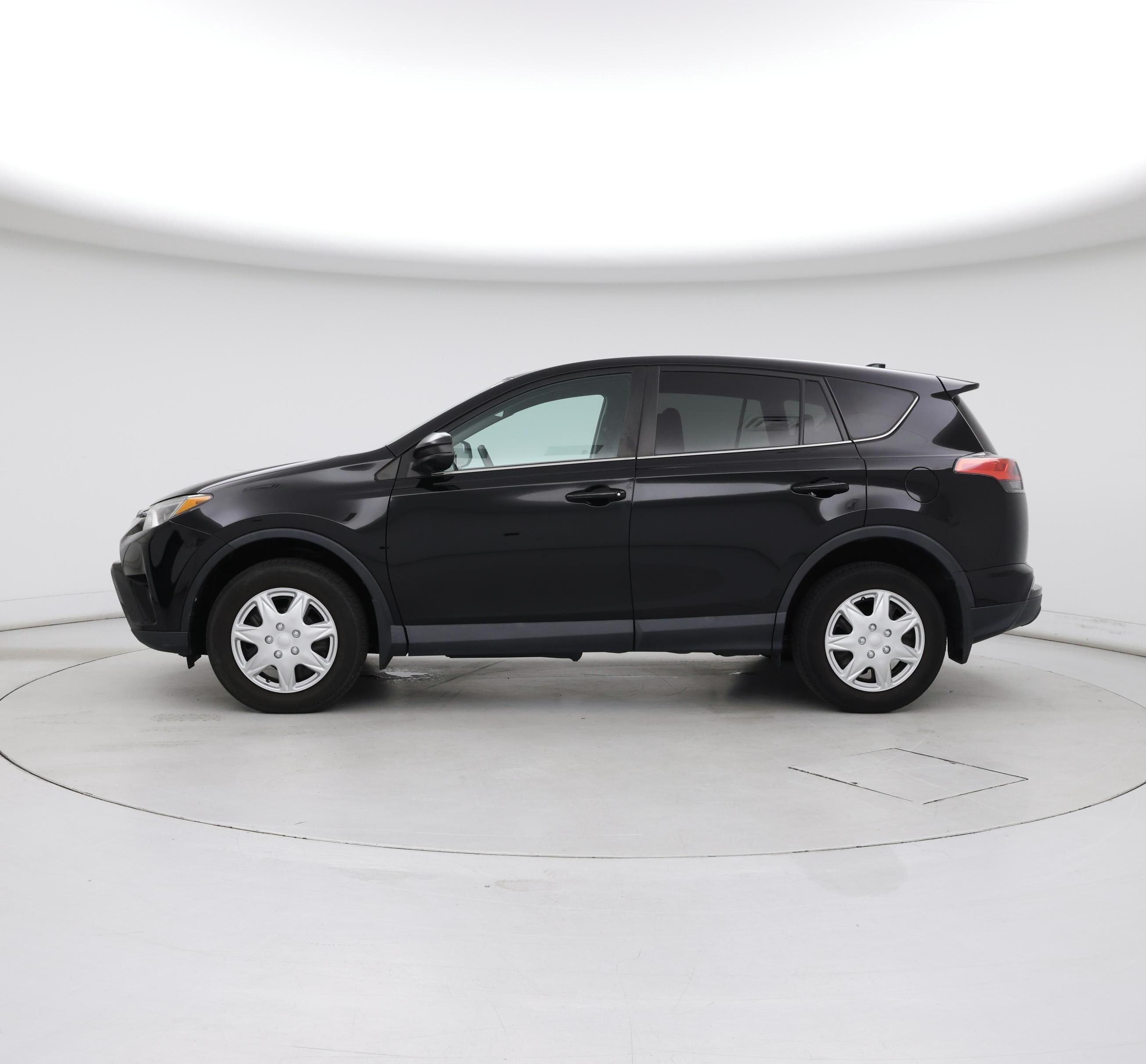 Thumbnail: 2017 Toyota RAV4 - 3
