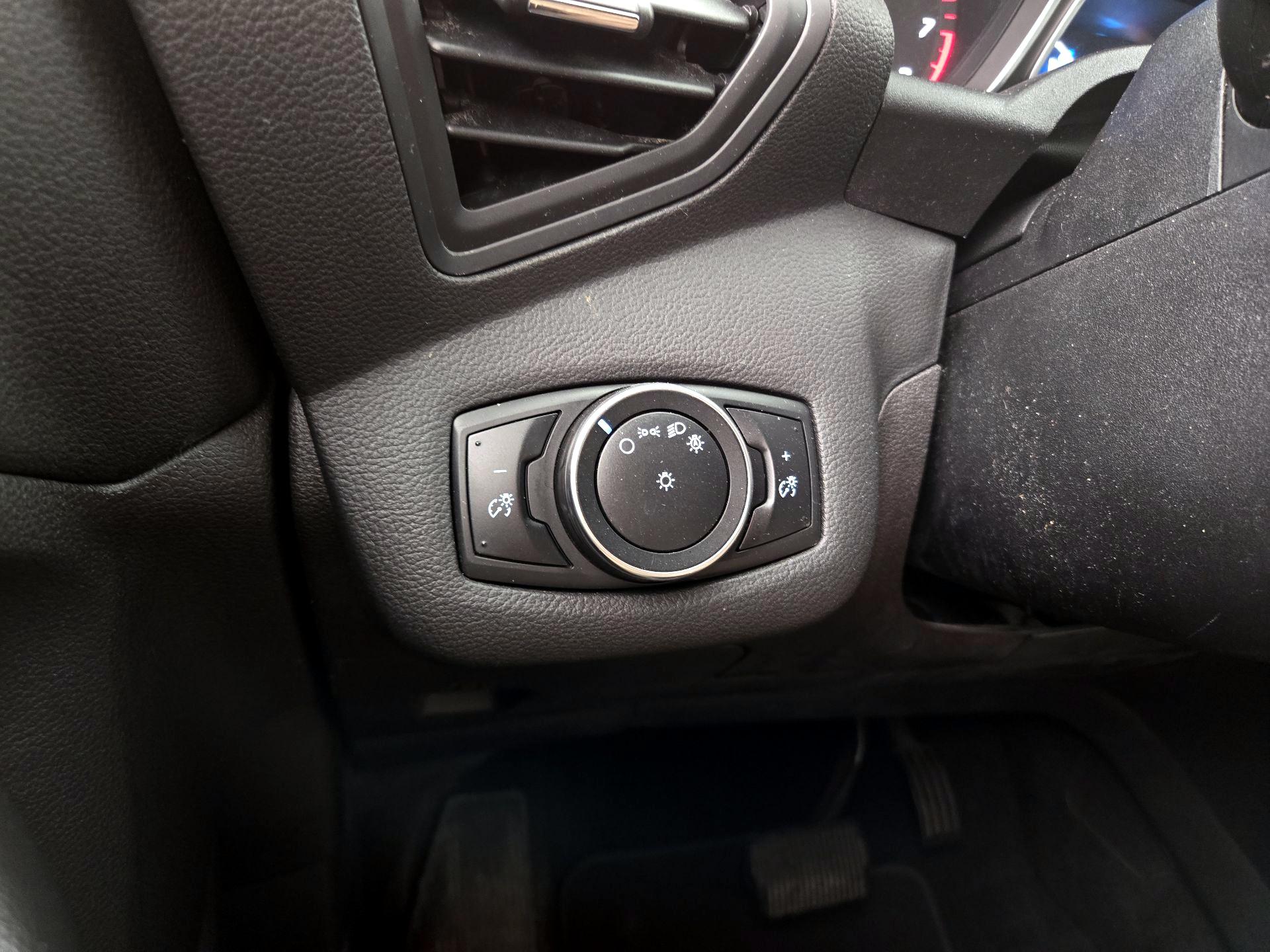Thumbnail: 2016 Ford Escape - 13