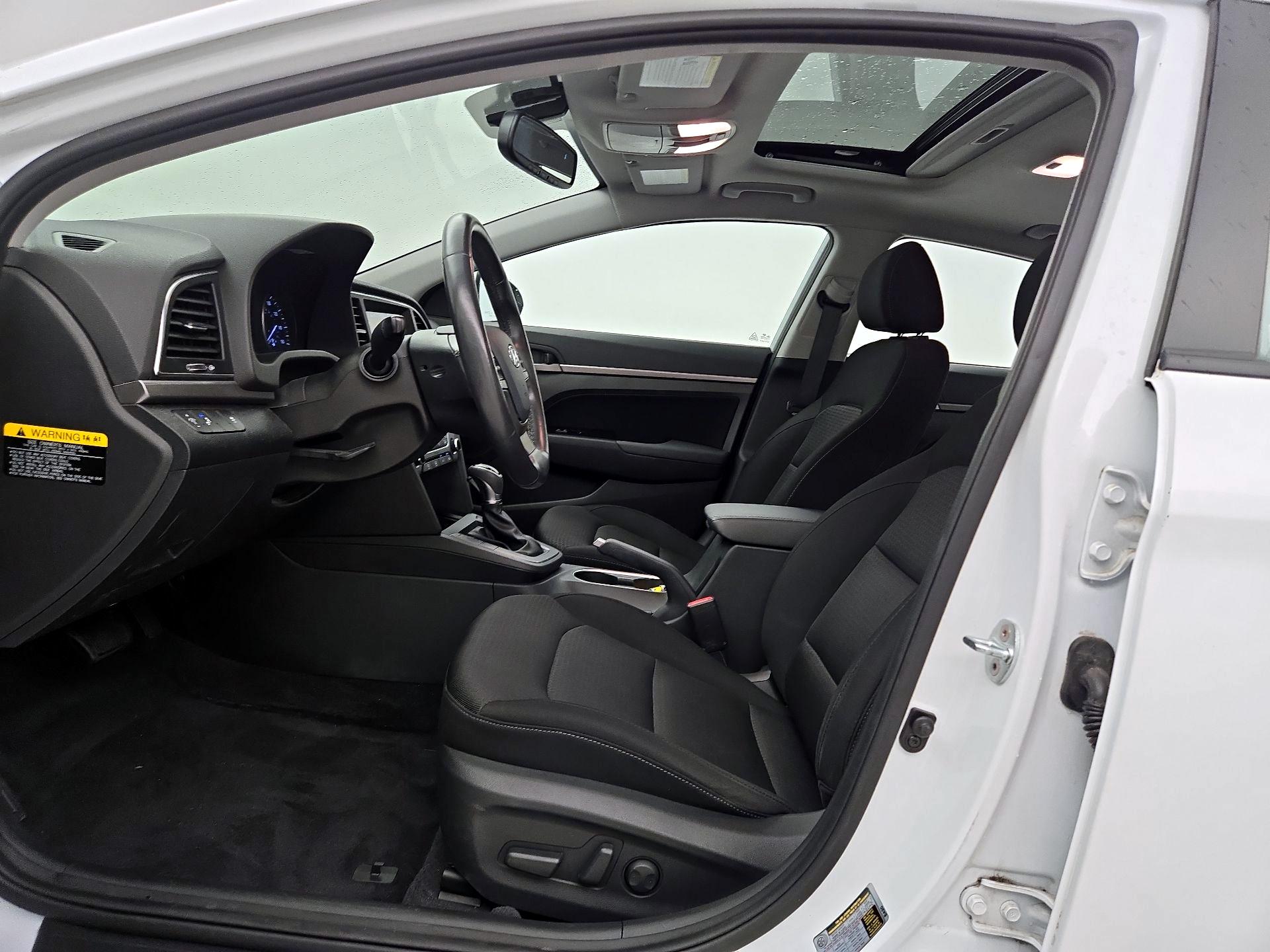 Thumbnail: 2017 Hyundai Elantra - 11