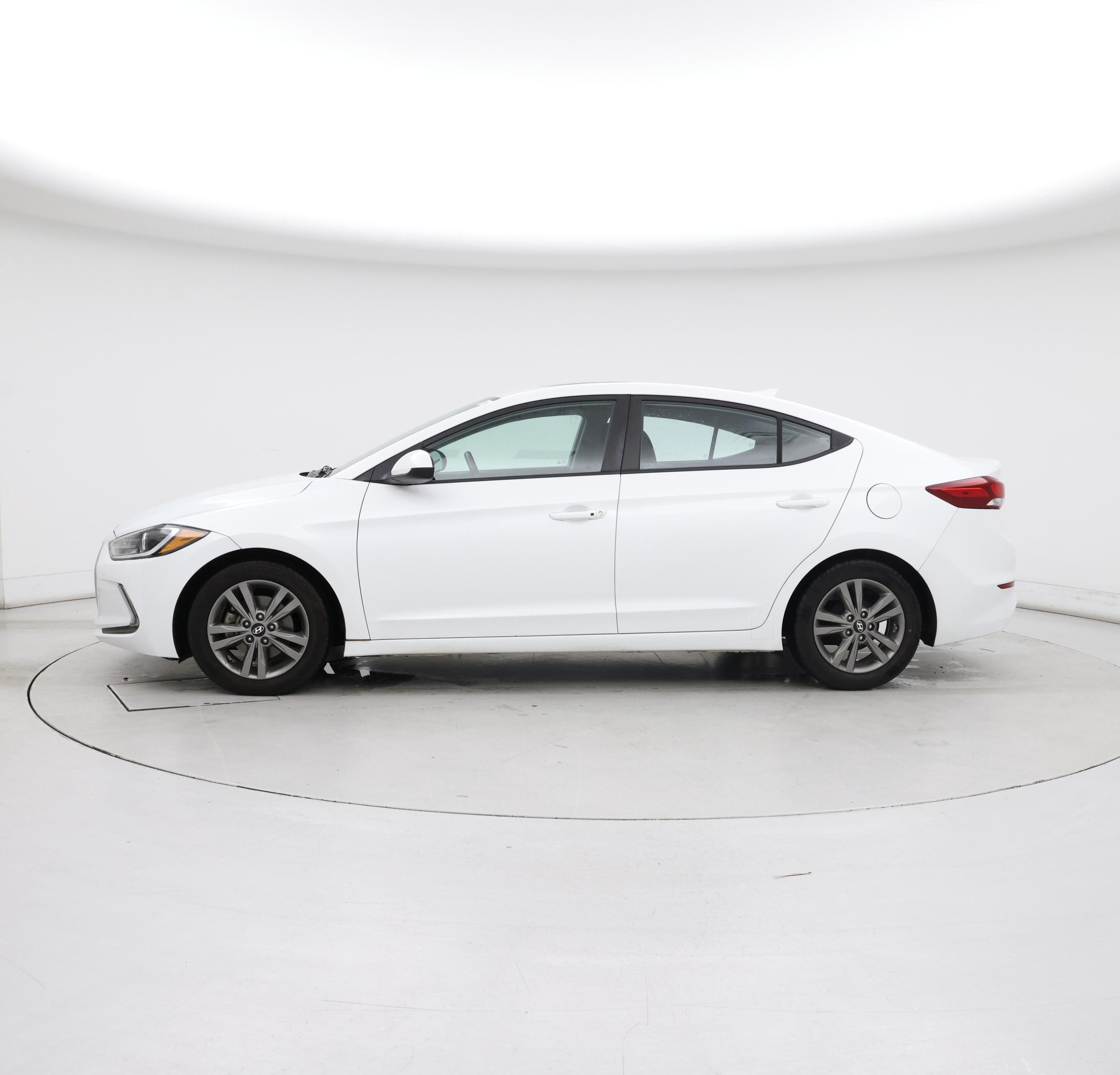 Thumbnail: 2017 Hyundai Elantra - 3