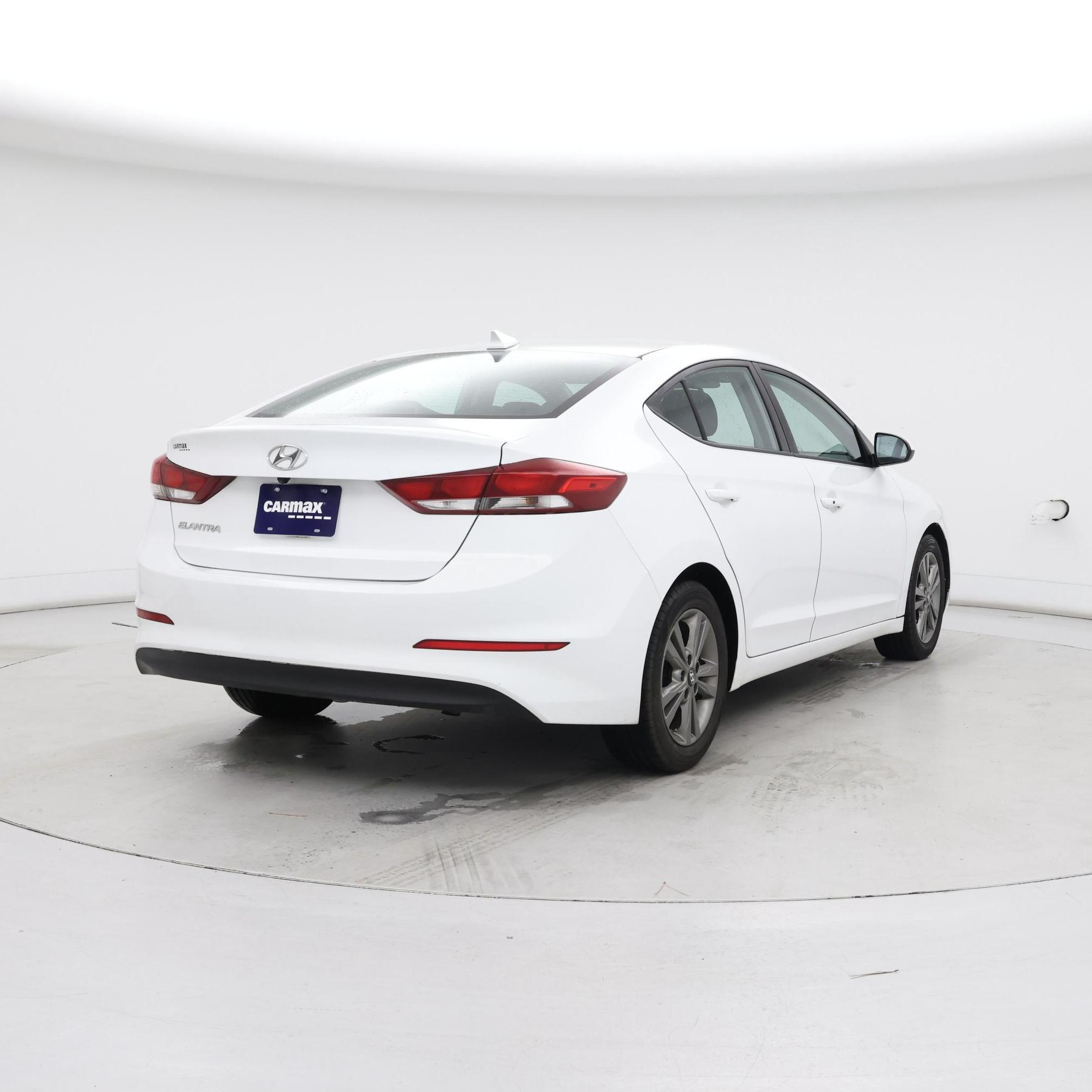 Thumbnail: 2017 Hyundai Elantra - 8