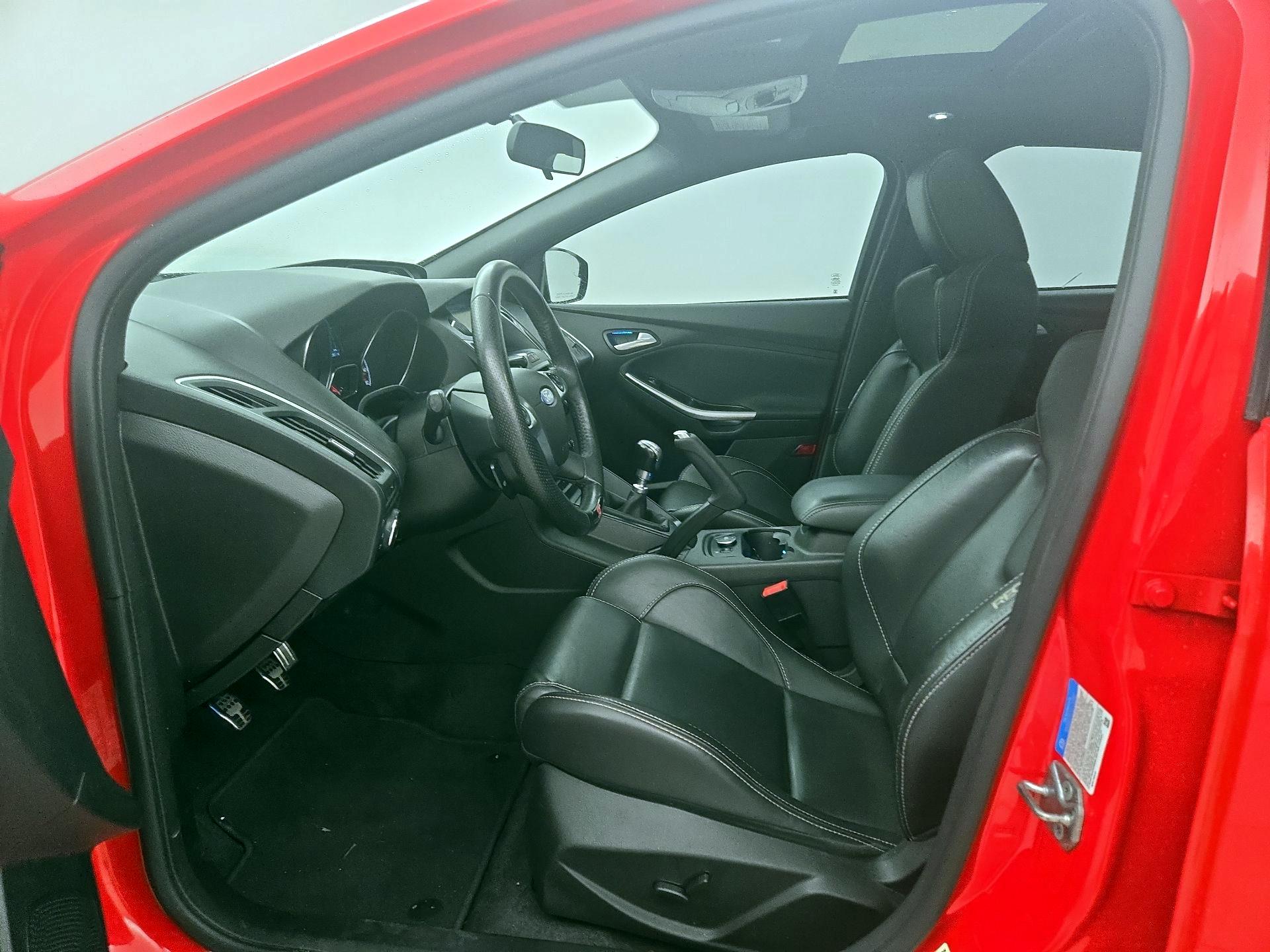 Thumbnail: 2014 Ford Focus - 11