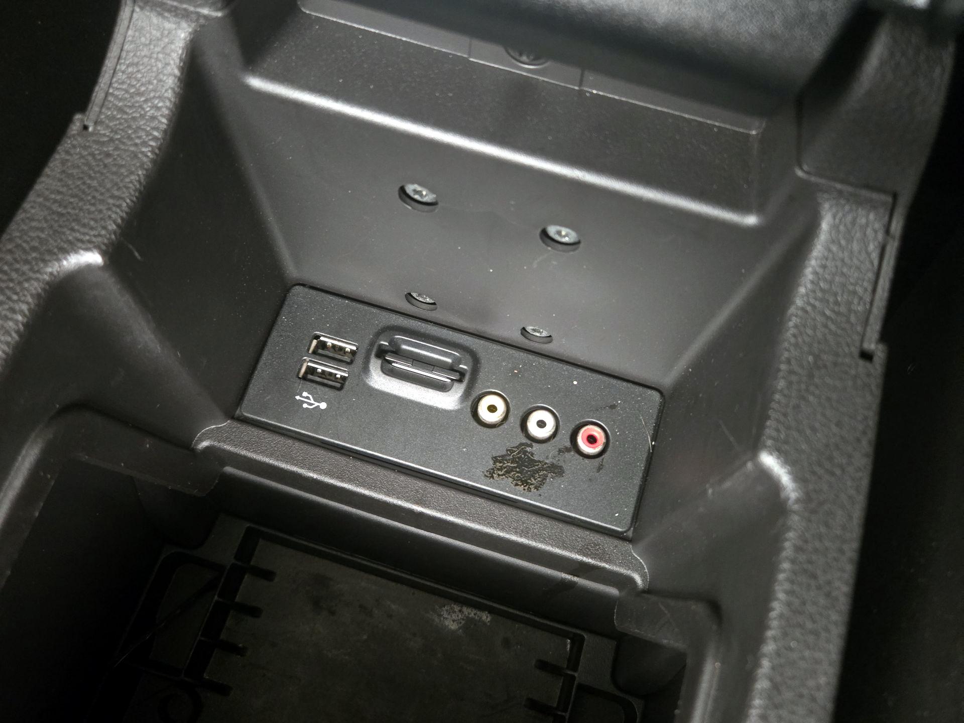 Thumbnail: 2014 Ford Focus - 18