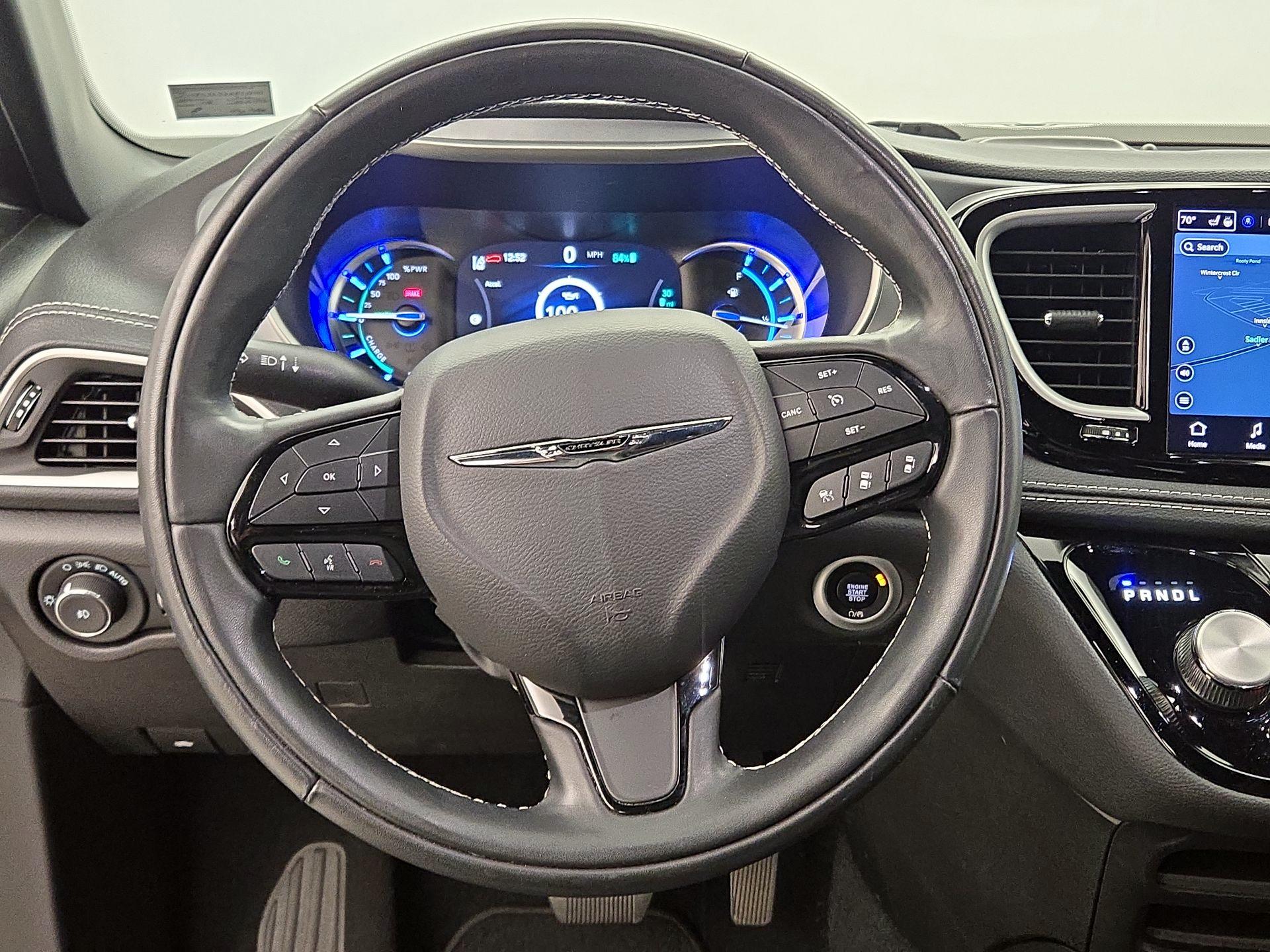Thumbnail: 2022 Chrysler Pacifica - 10
