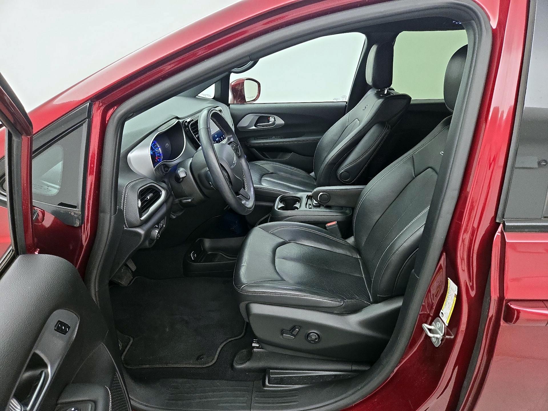 Thumbnail: 2022 Chrysler Pacifica - 11