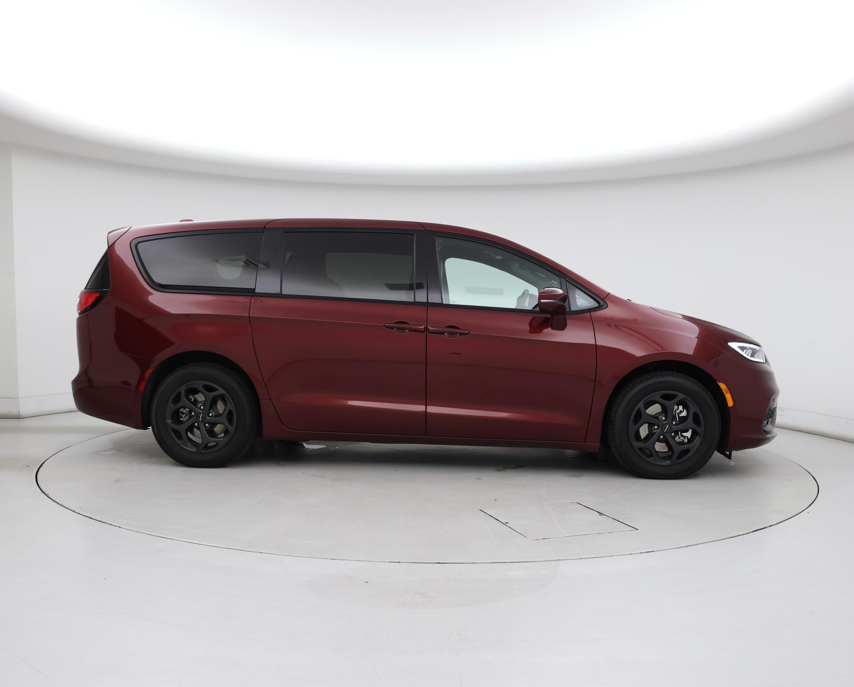 Thumbnail: 2022 Chrysler Pacifica - 7