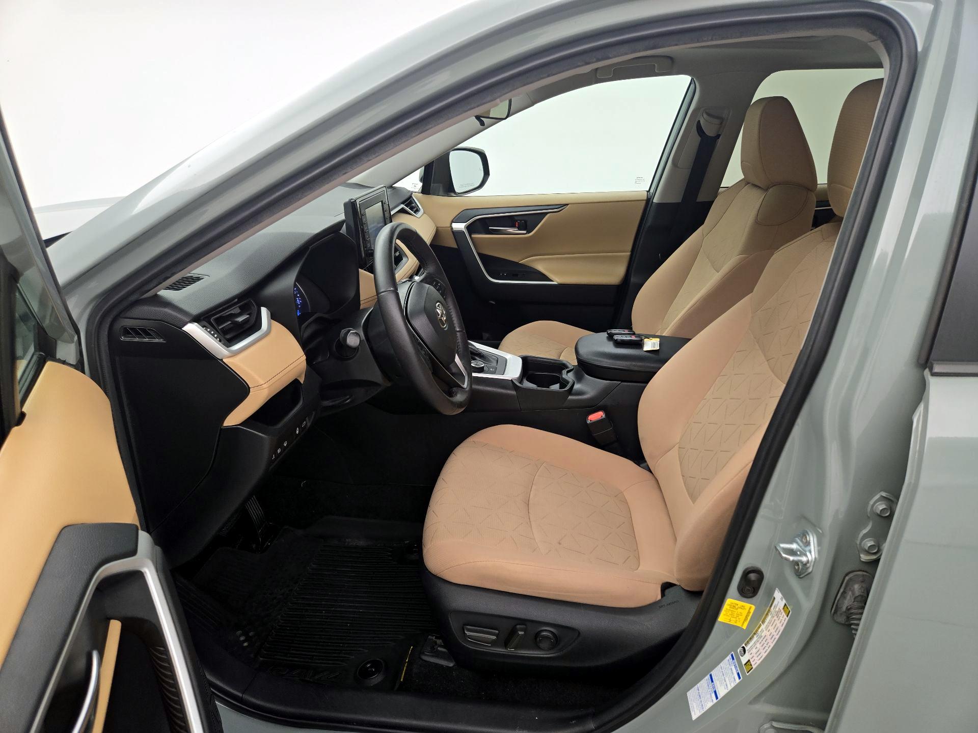 Thumbnail: 2021 Toyota RAV4 - 11