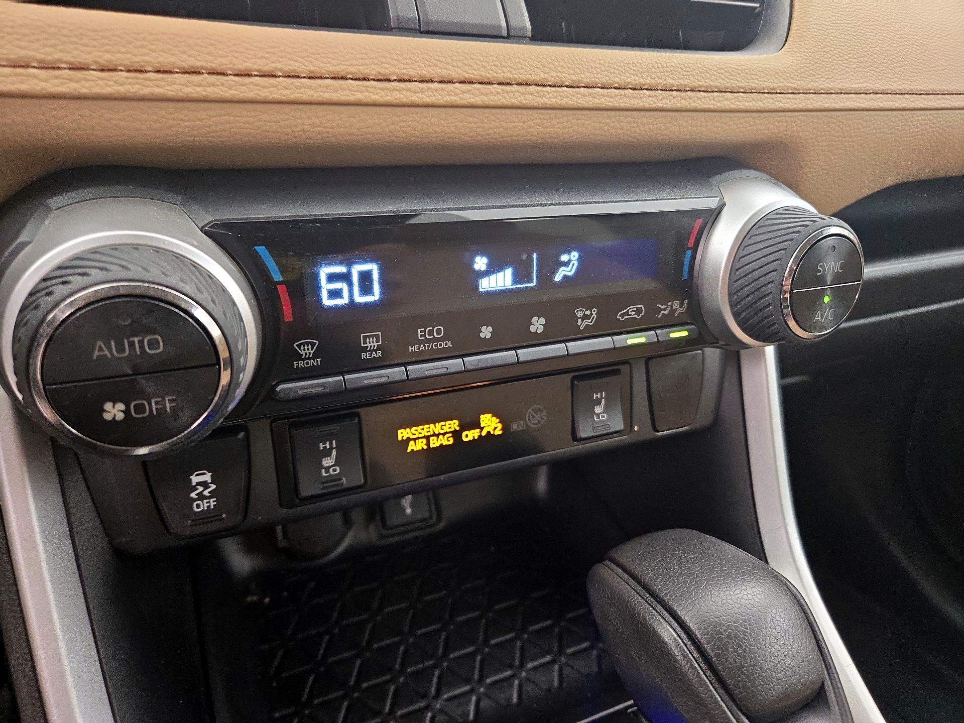 Thumbnail: 2021 Toyota RAV4 - 16