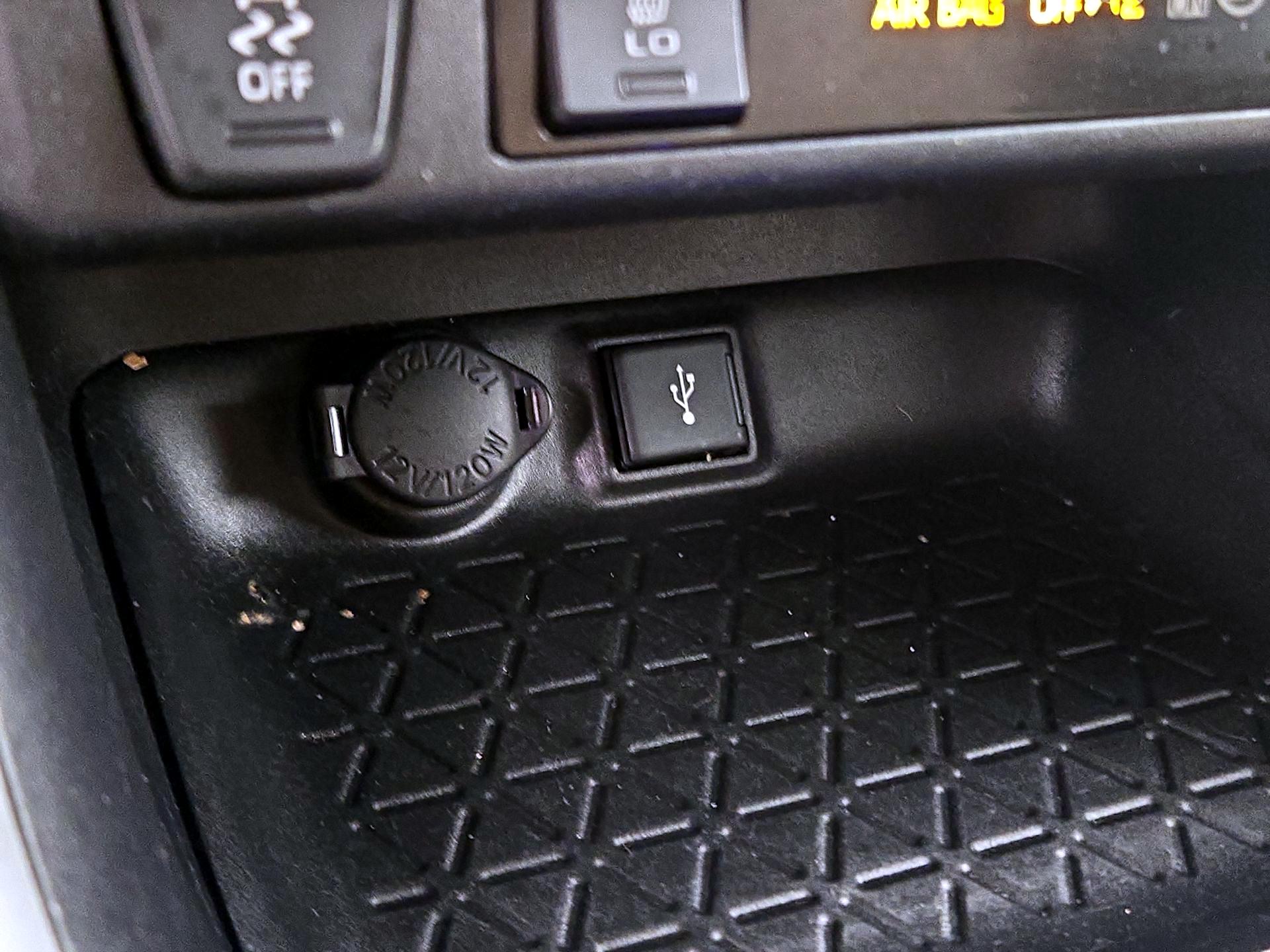 Thumbnail: 2021 Toyota RAV4 - 18