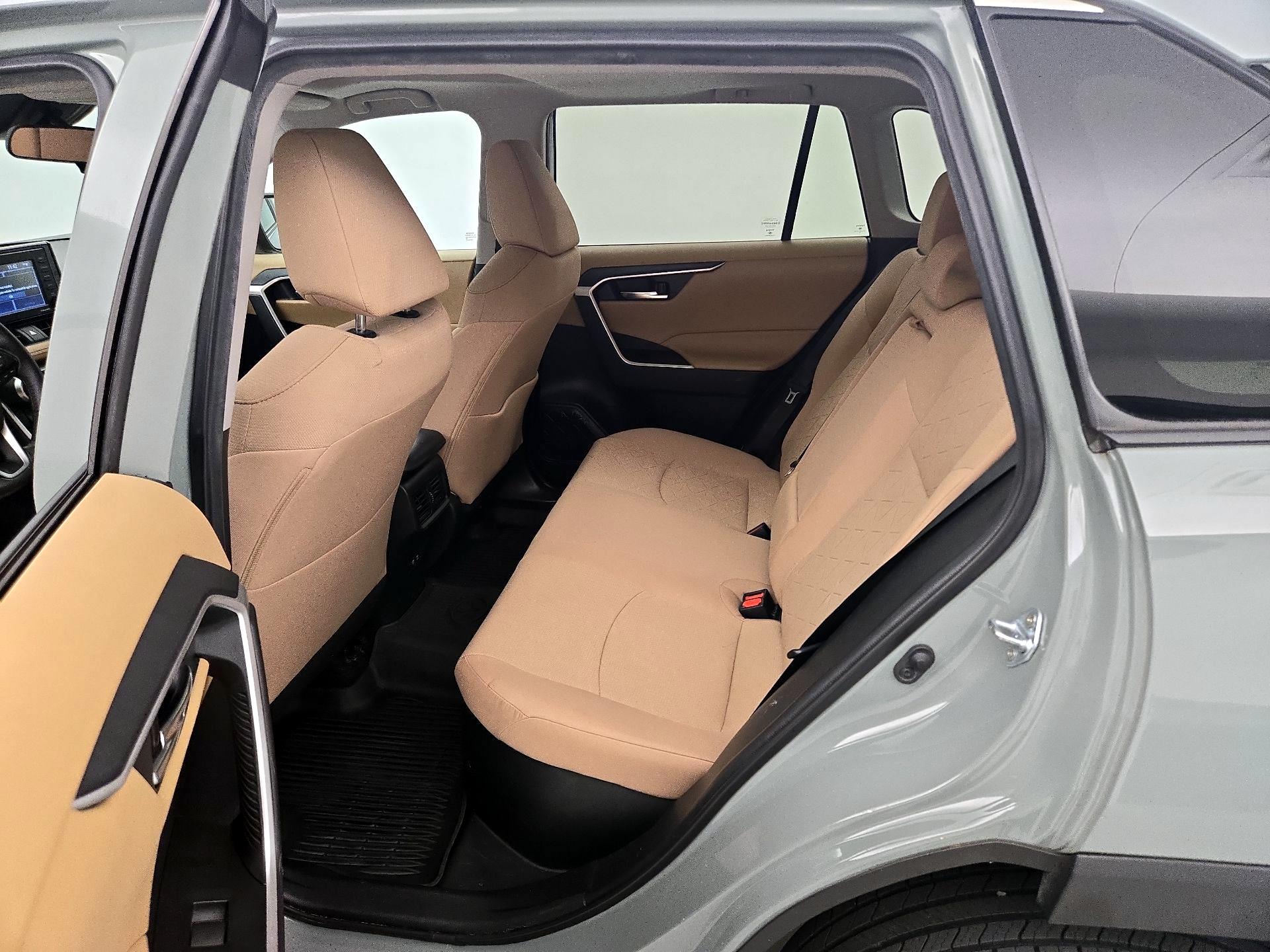 Thumbnail: 2021 Toyota RAV4 - 20