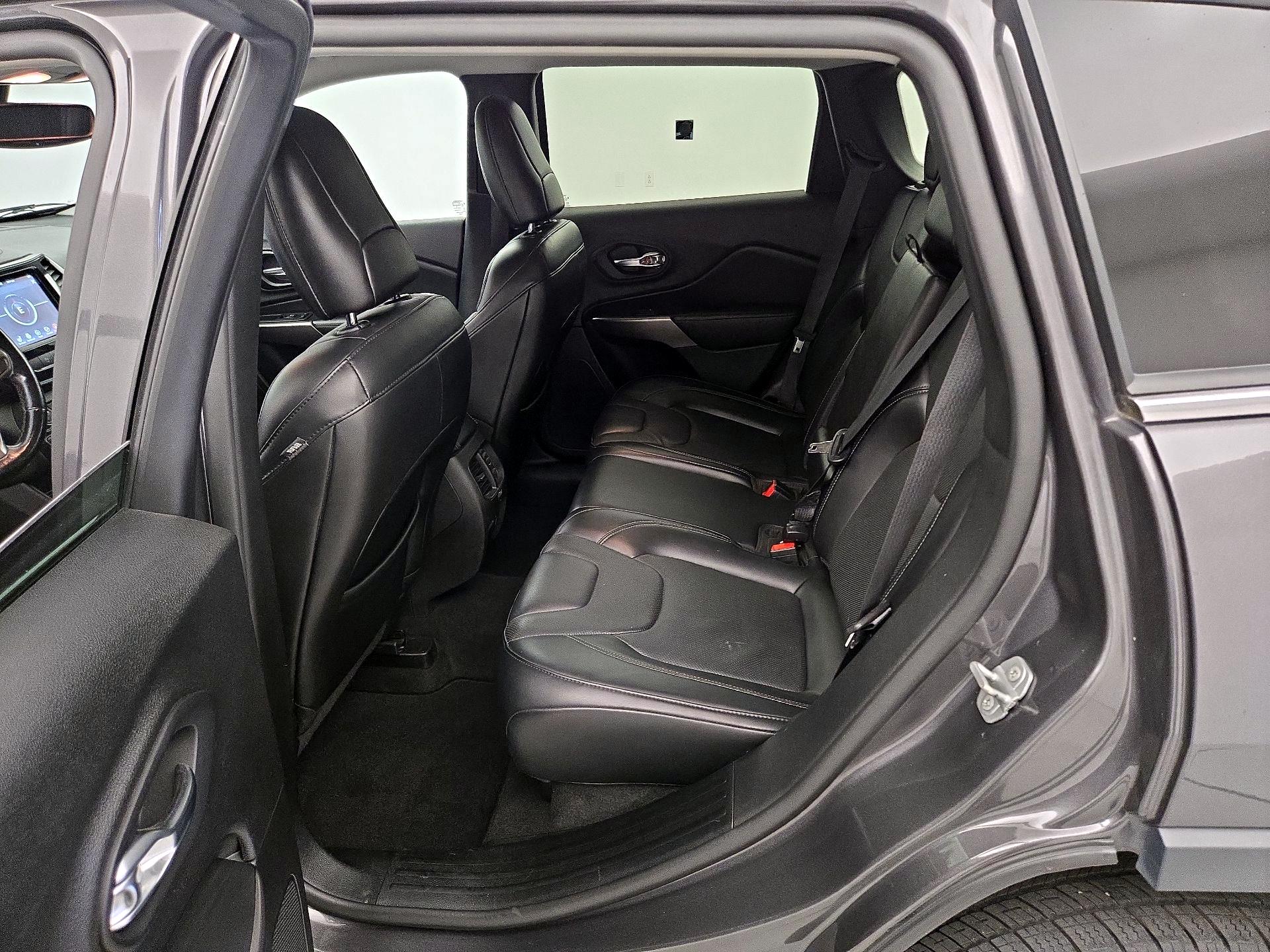 Thumbnail: 2020 Jeep Cherokee - 20