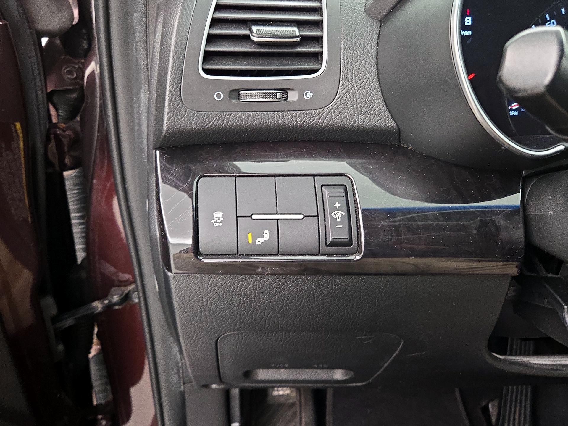 Thumbnail: 2014 Kia Sorento - 13
