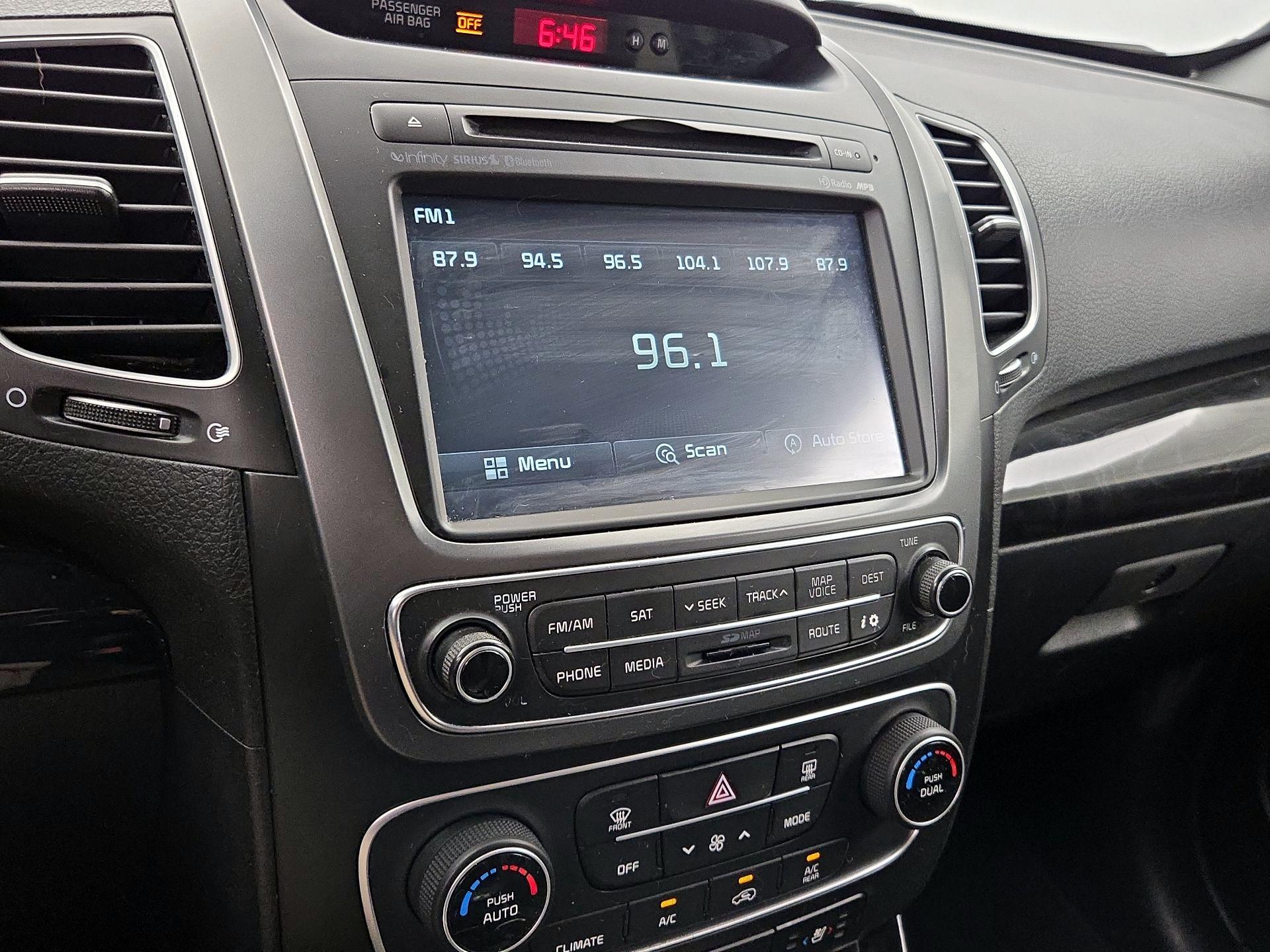 Thumbnail: 2014 Kia Sorento - 16