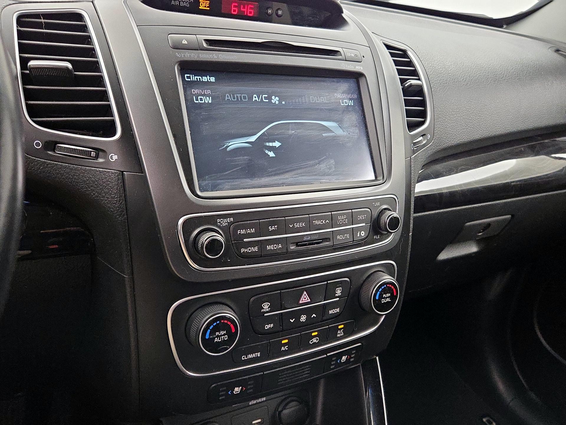 Thumbnail: 2014 Kia Sorento - 17