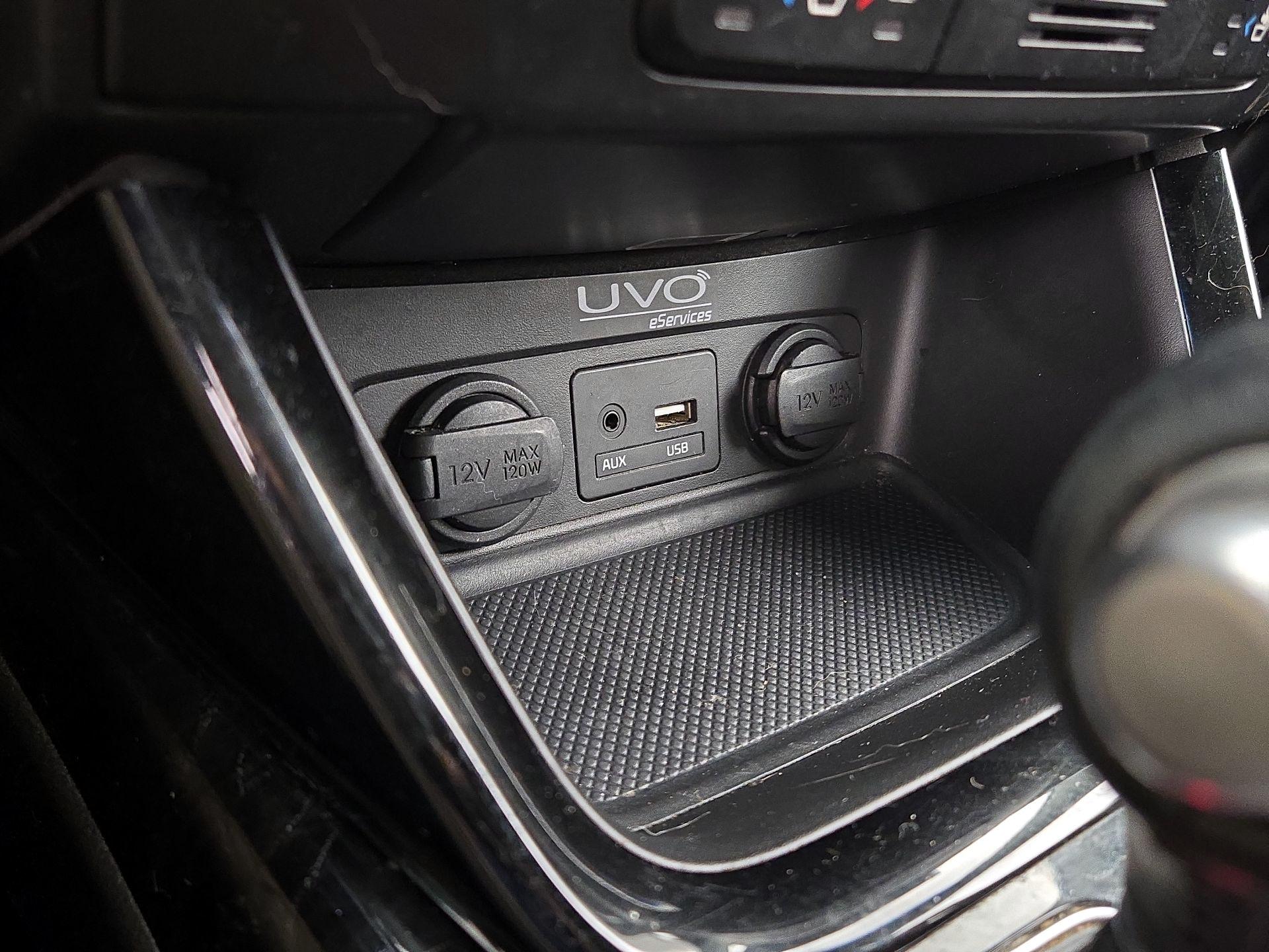 Thumbnail: 2014 Kia Sorento - 19