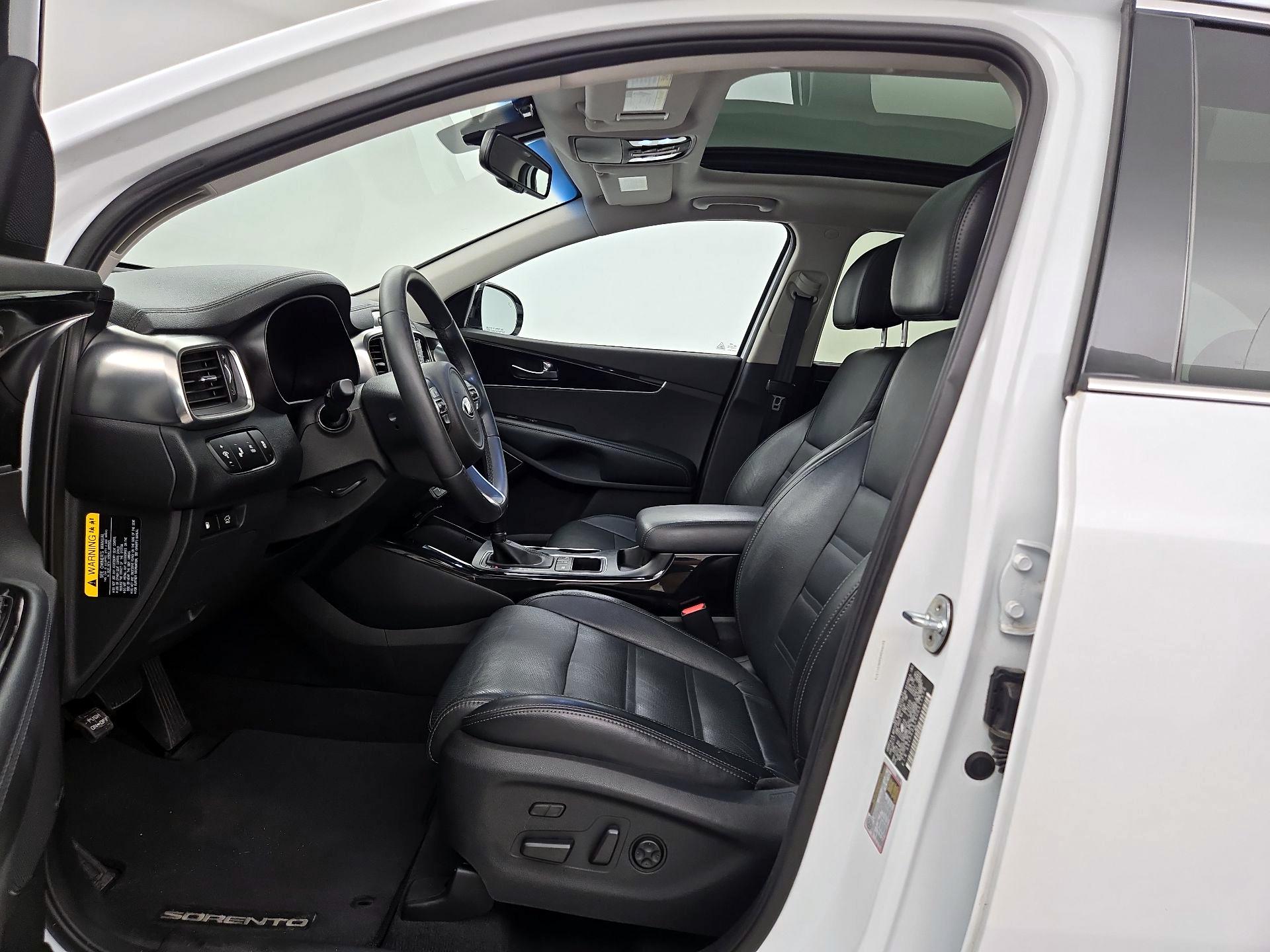 Thumbnail: 2017 Kia Sorento - 11