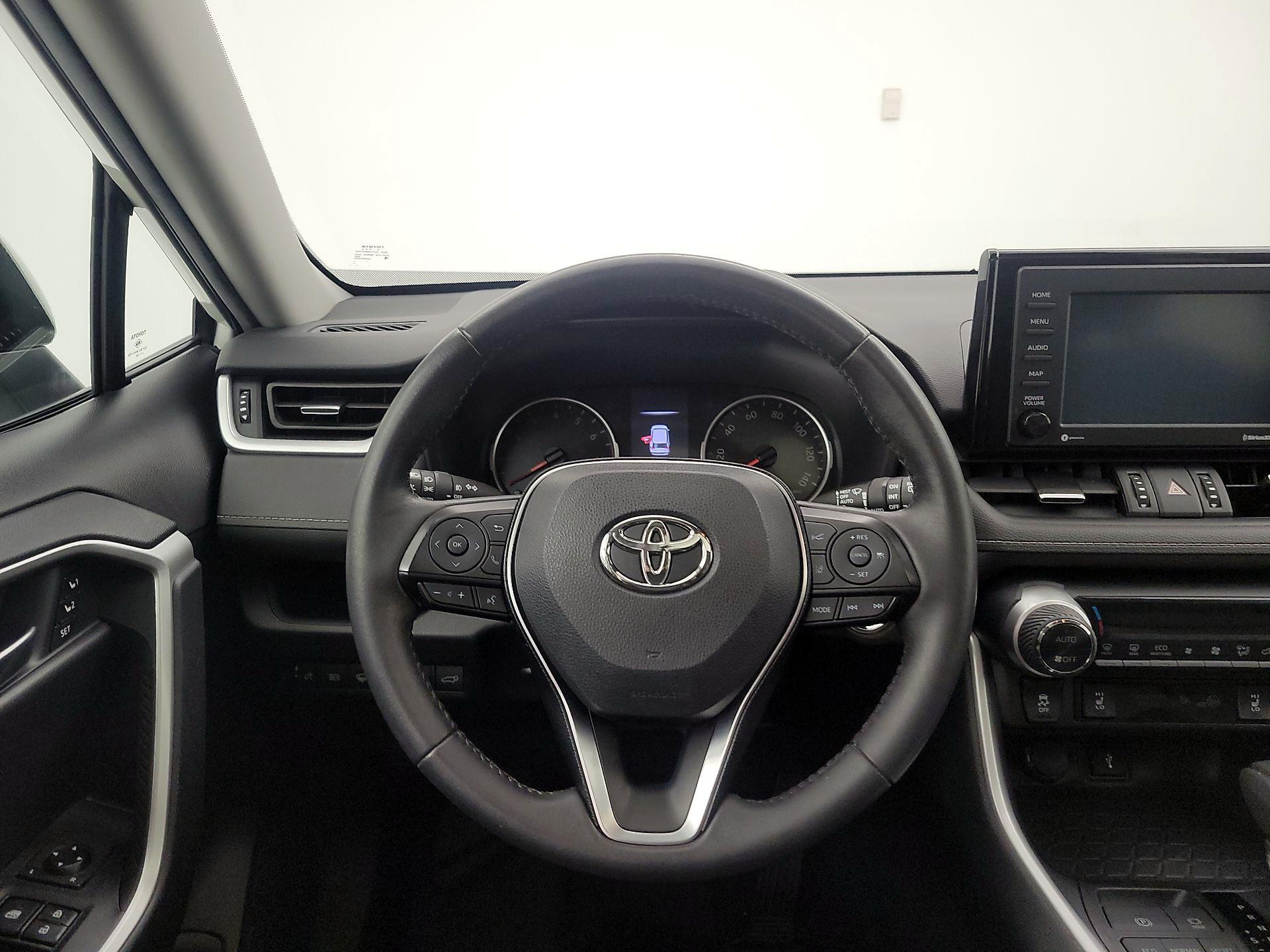 Thumbnail: 2021 Toyota RAV4 - 10